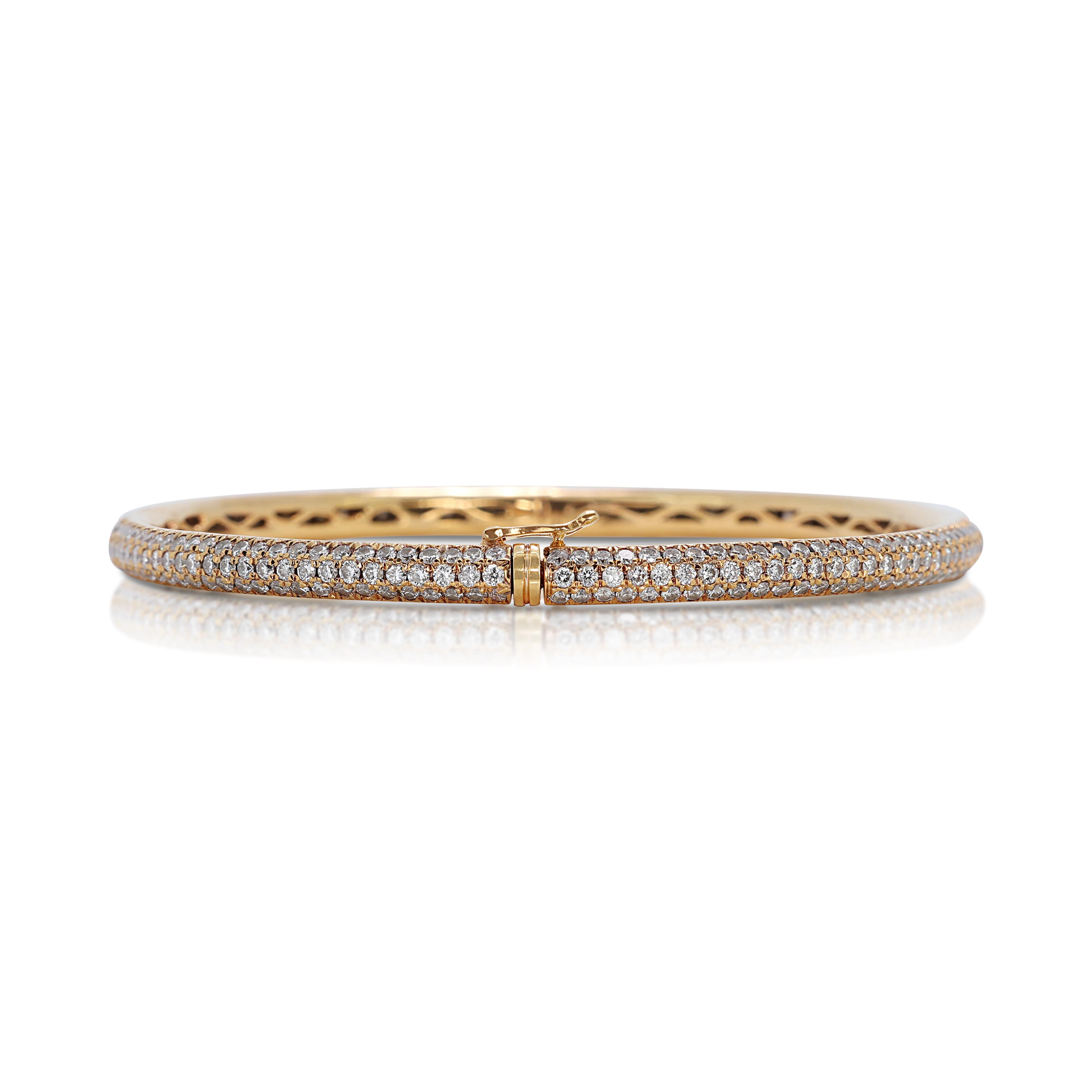 Round Cut Radiant 3.78ct Diamonds Bangle in 18K Yellow Gold  For Sale