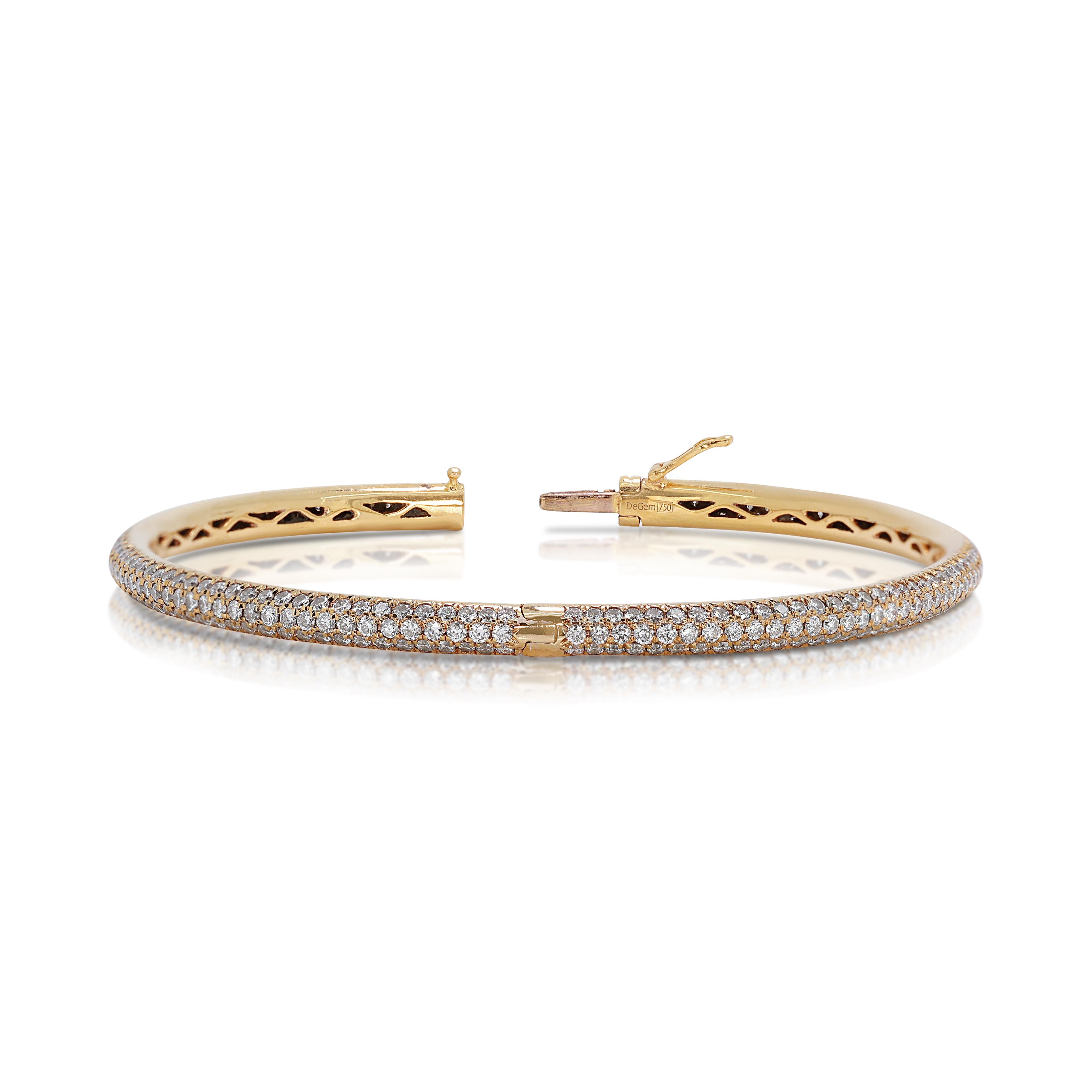 Women's Radiant 3.78ct Diamonds Bangle in 18K Yellow Gold  For Sale