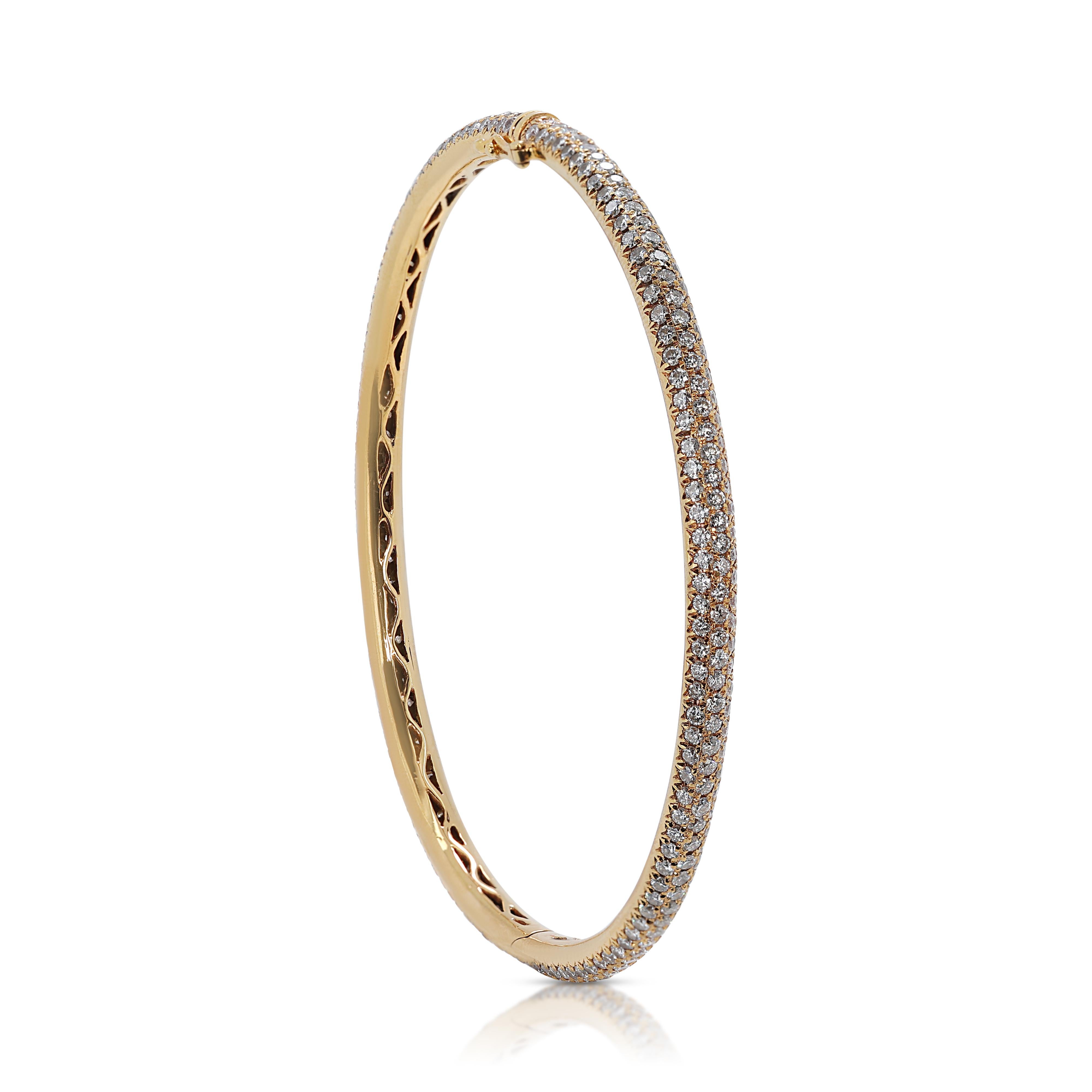 Radiant 3.78ct Diamonds Bangle in 18K Yellow Gold  For Sale 2