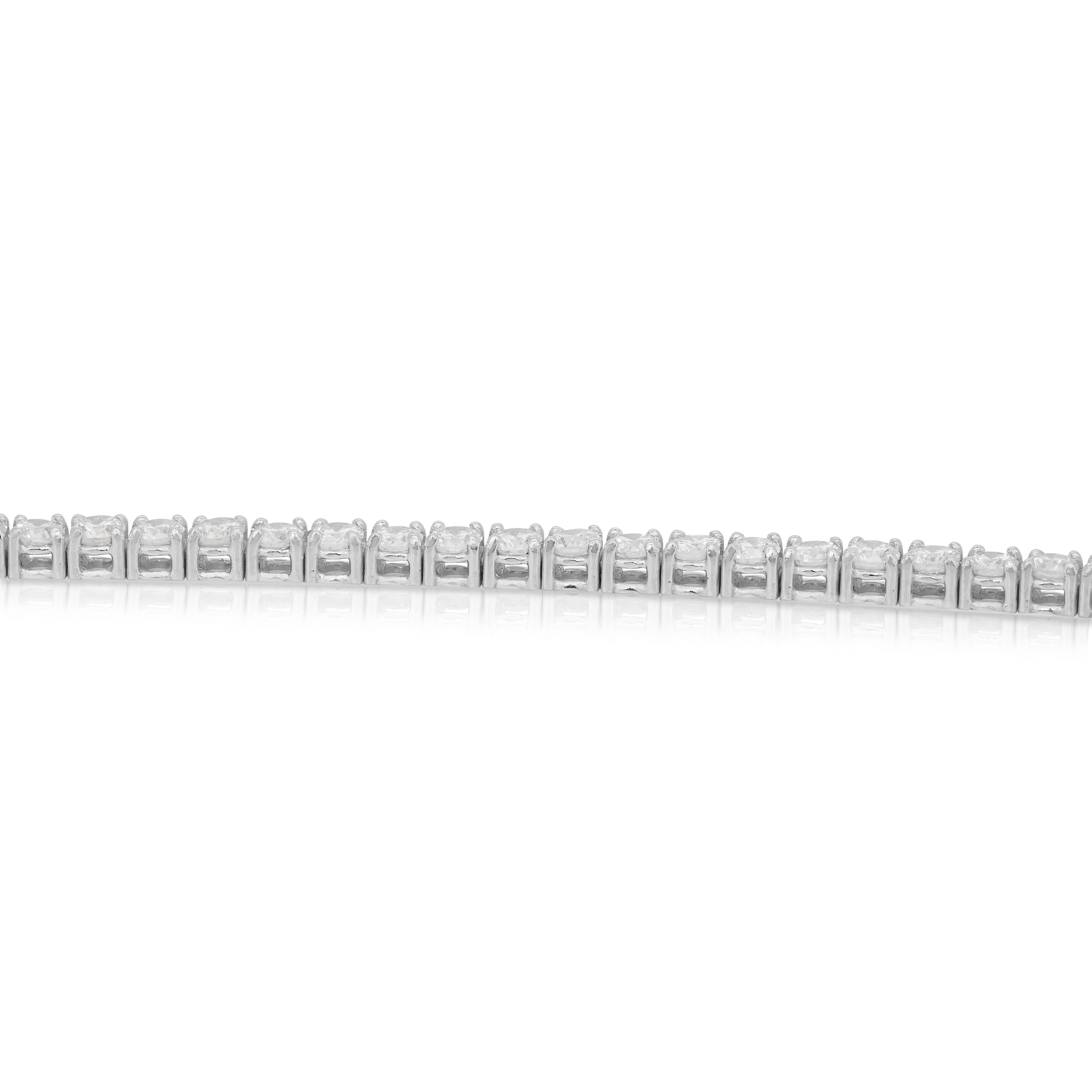 Radiant 5.55ct Diamonds Tennis Bracelet in 18k White Gold - IGI Certified For Sale 4