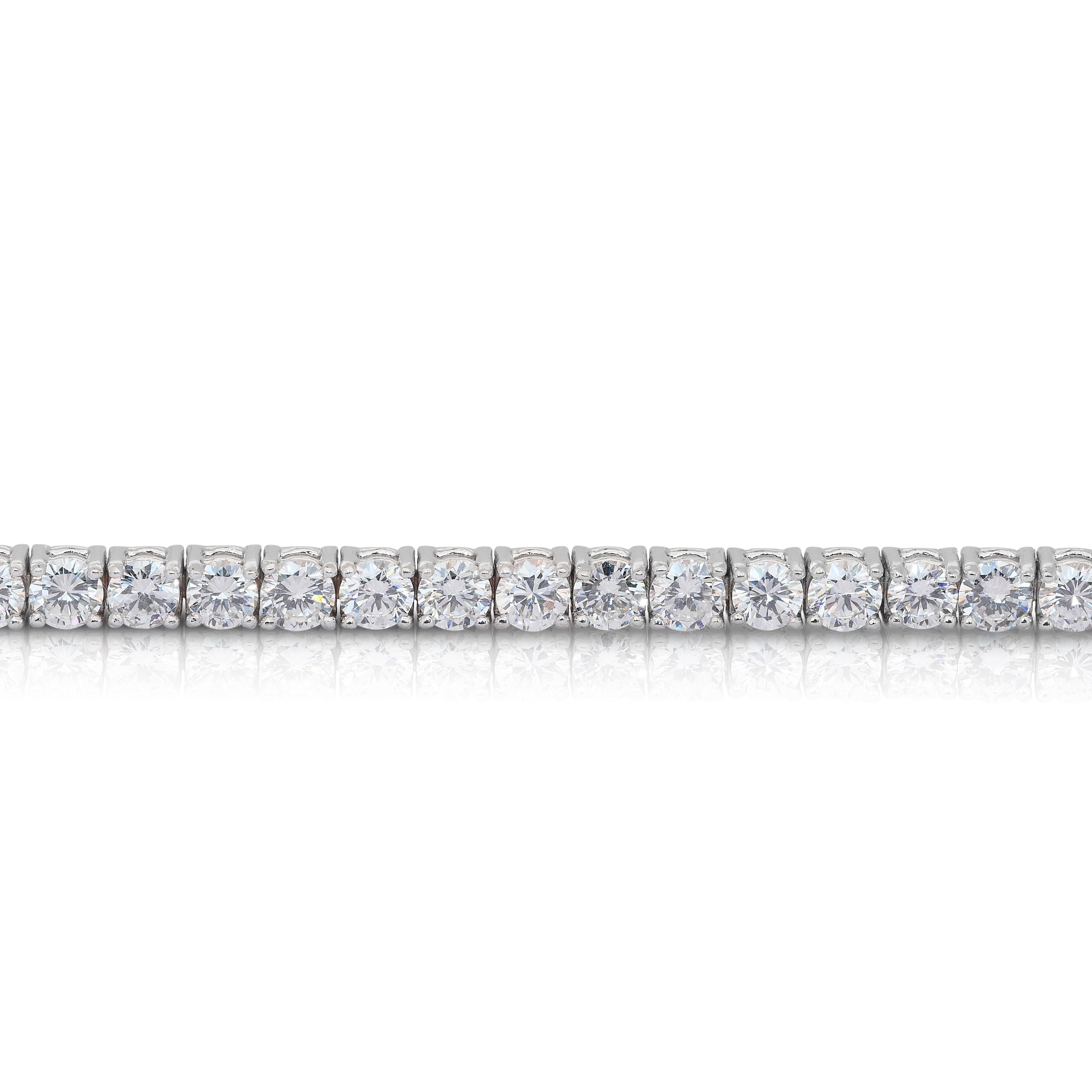 Brazalete de tenis con diamantes radiantes de 5,60 ct en oro blanco de 18 quilates - Certificado IGI en venta 3