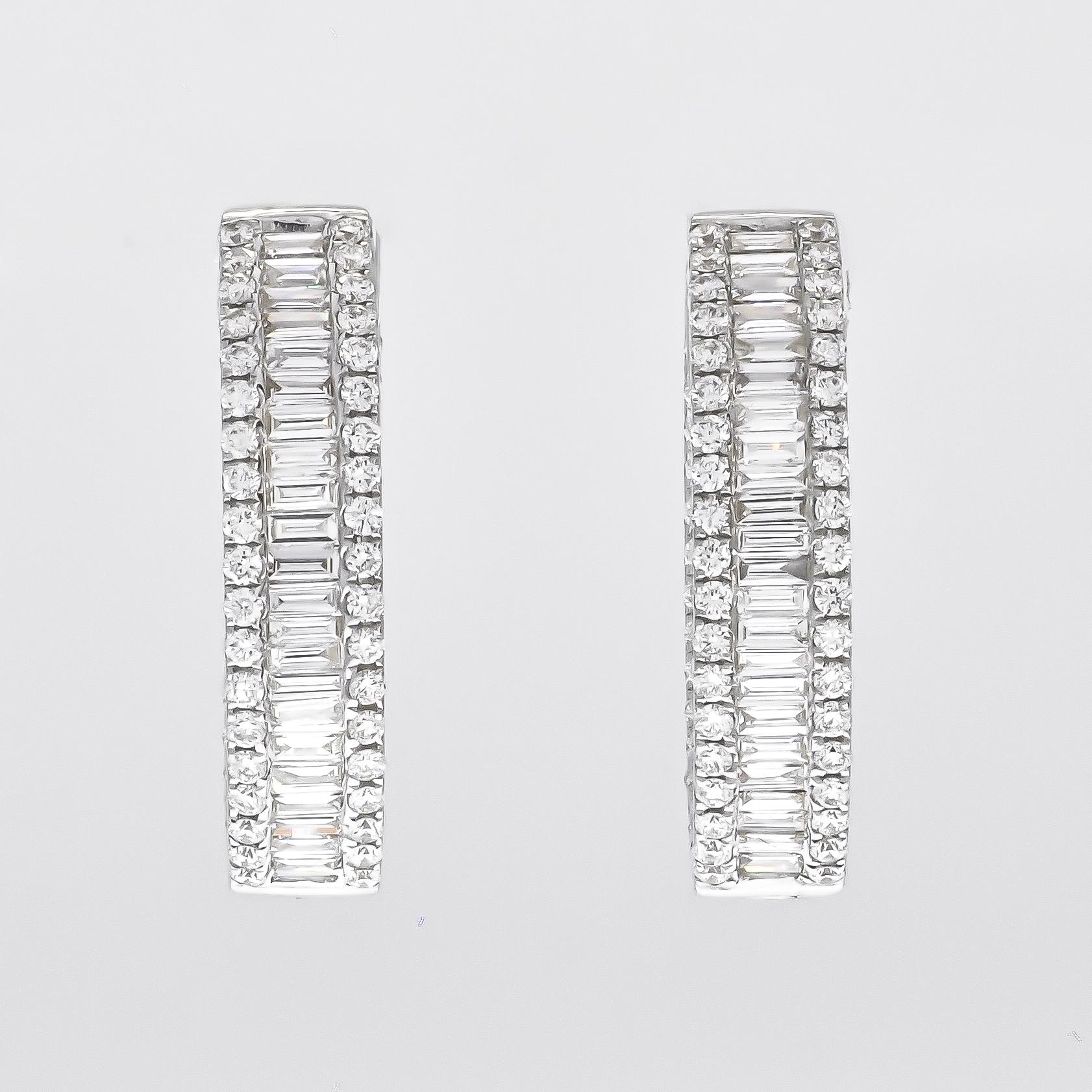 Modern Radiant Allure: 3ct Natural Diamond Inside Outside Hoops Earrings in White Gold For Sale