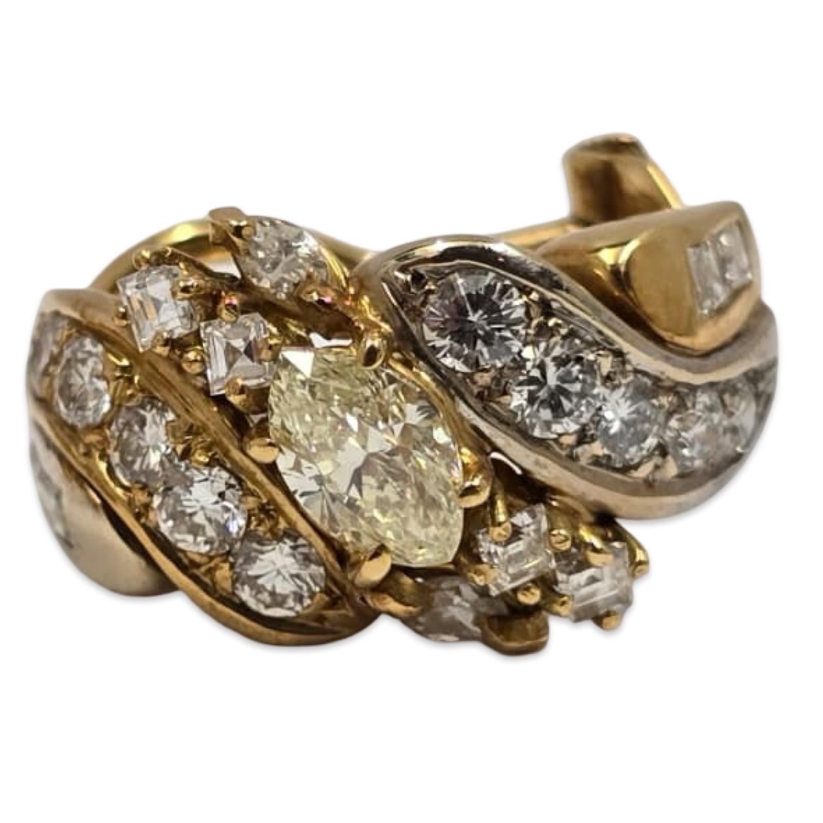 Pendientes de racimo de diamantes talla fantasía Flor radiante de oro de 18 quilates de 3,75 ct en Excelente estado para la venta en Miami, FL