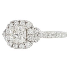 Verlobungsring mit strahlender Diamant-Halo im Brillantschliff