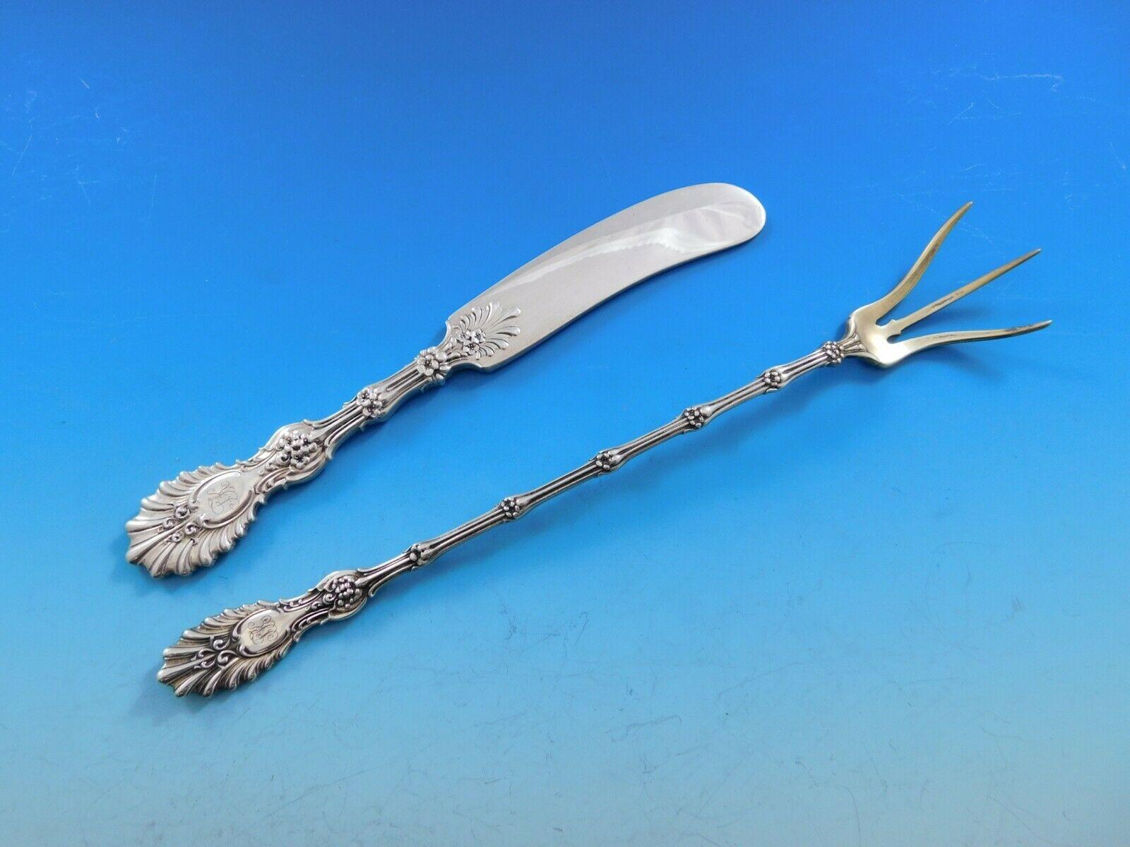 Radiant, Whiting Sterling Silver Flatware Set Dinner Service with Vintage Chest For Sale 3