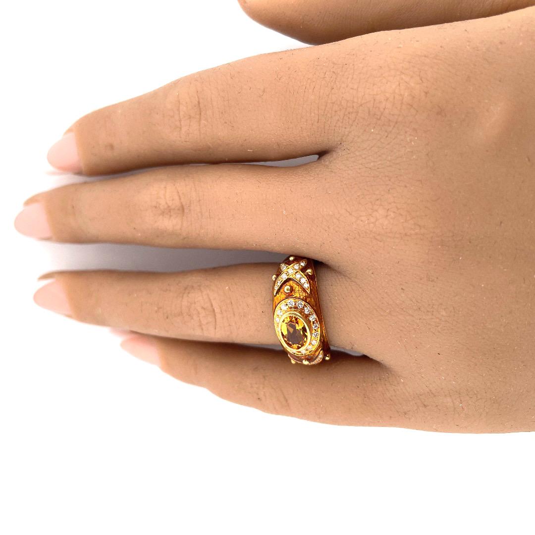 Radiant Citrine 18K Gold Ring In Excellent Condition For Sale In New York, NY