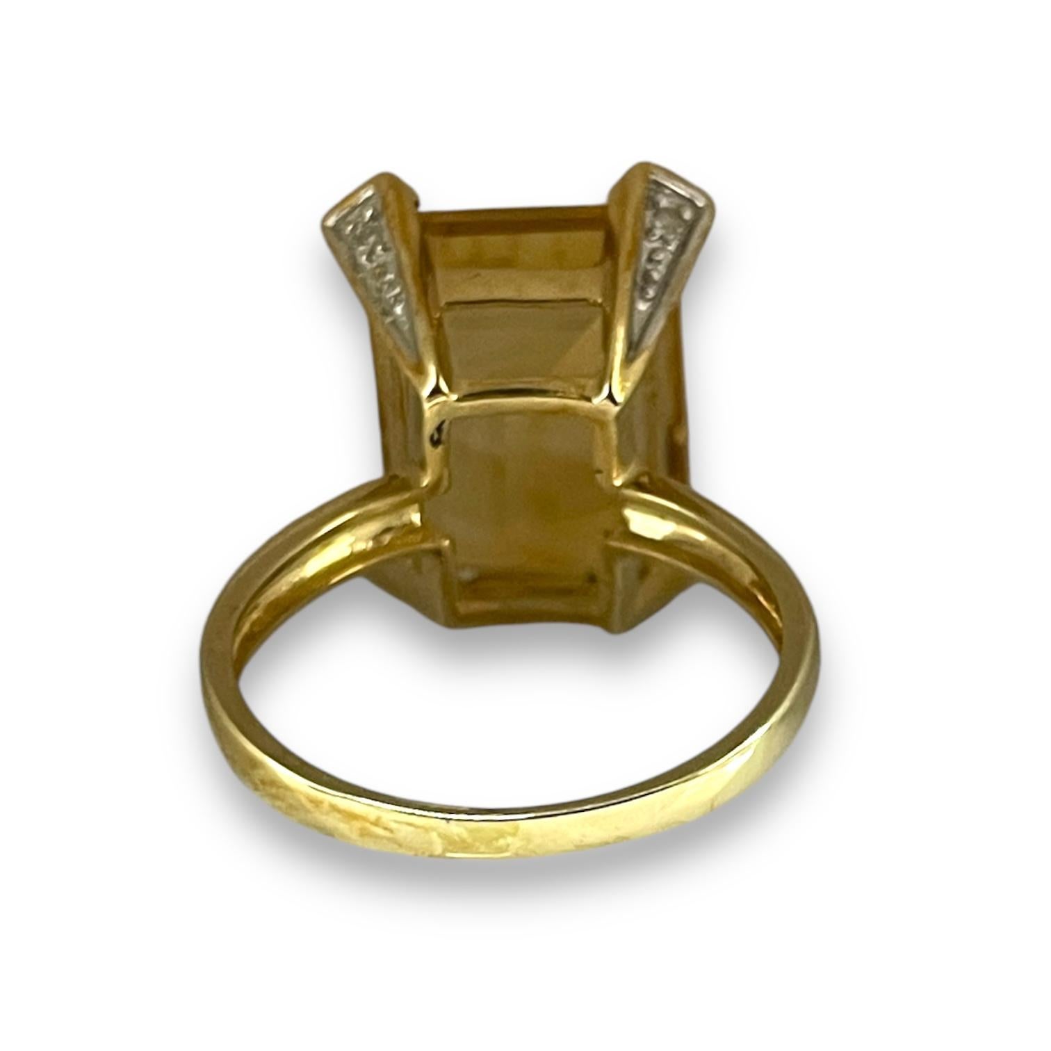 Moderne Bague en or jaune massif avec citrine rayonnante et diamant Taille 6 en vente