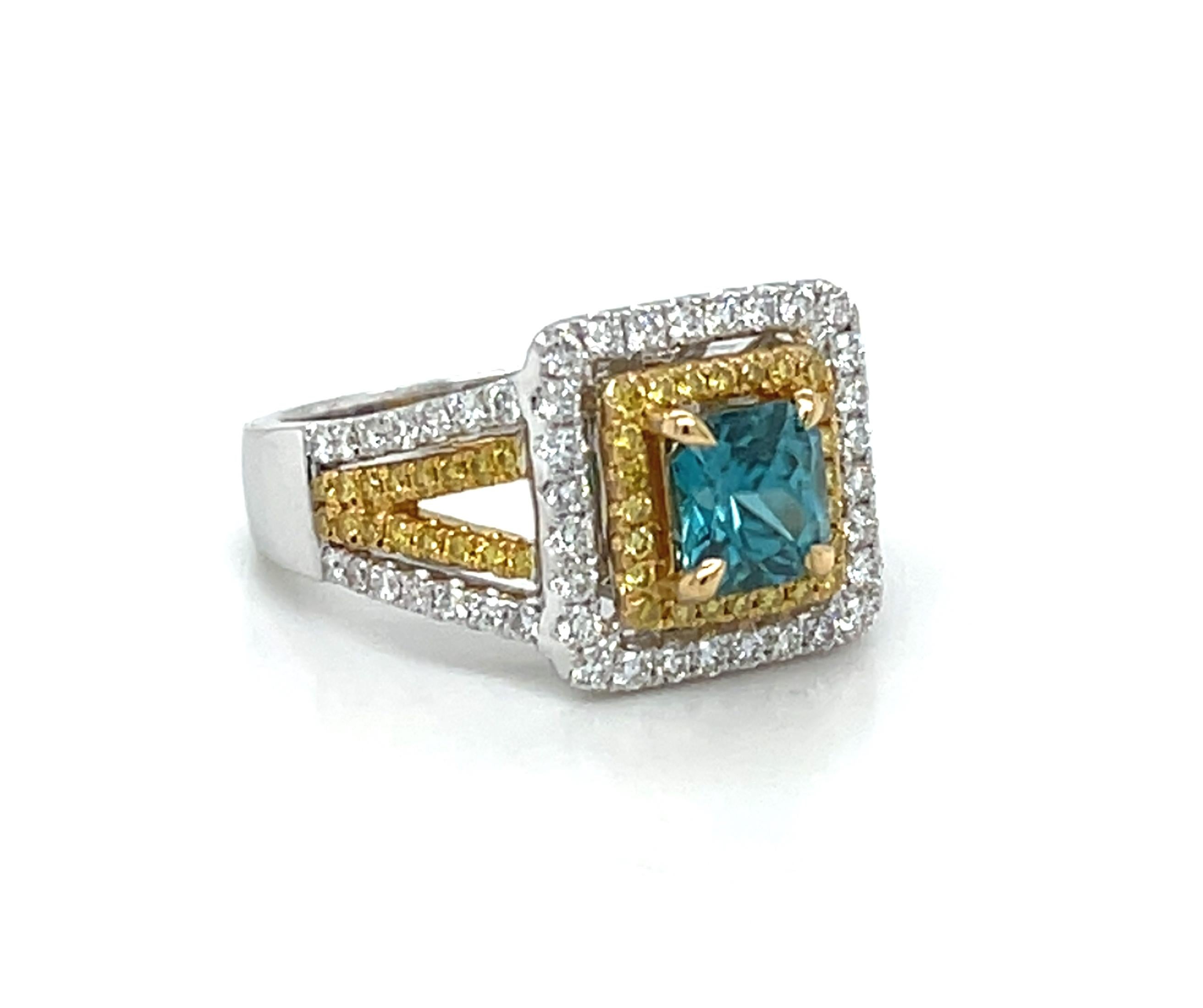 Artisan Bague en or 18k avec halo de zircon bleu, diamant blanc et diamant jaune de taille radieuse en vente