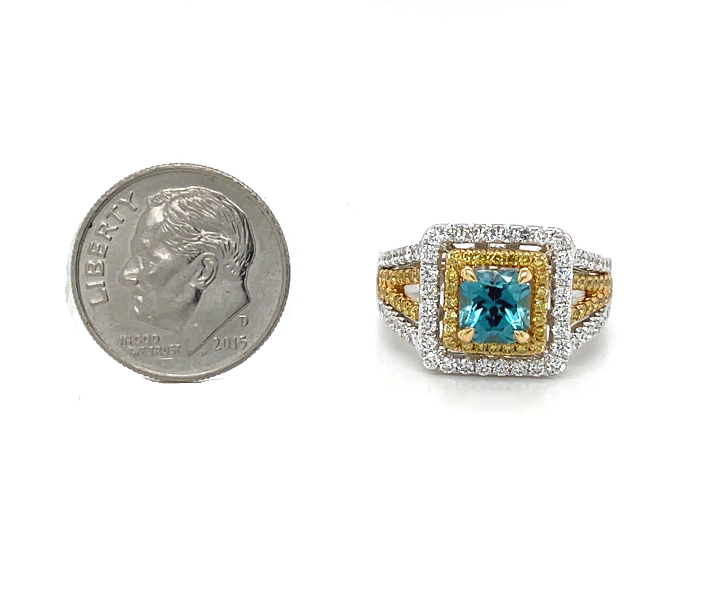 Bague en or 18k avec halo de zircon bleu, diamant blanc et diamant jaune de taille radieuse en vente 2