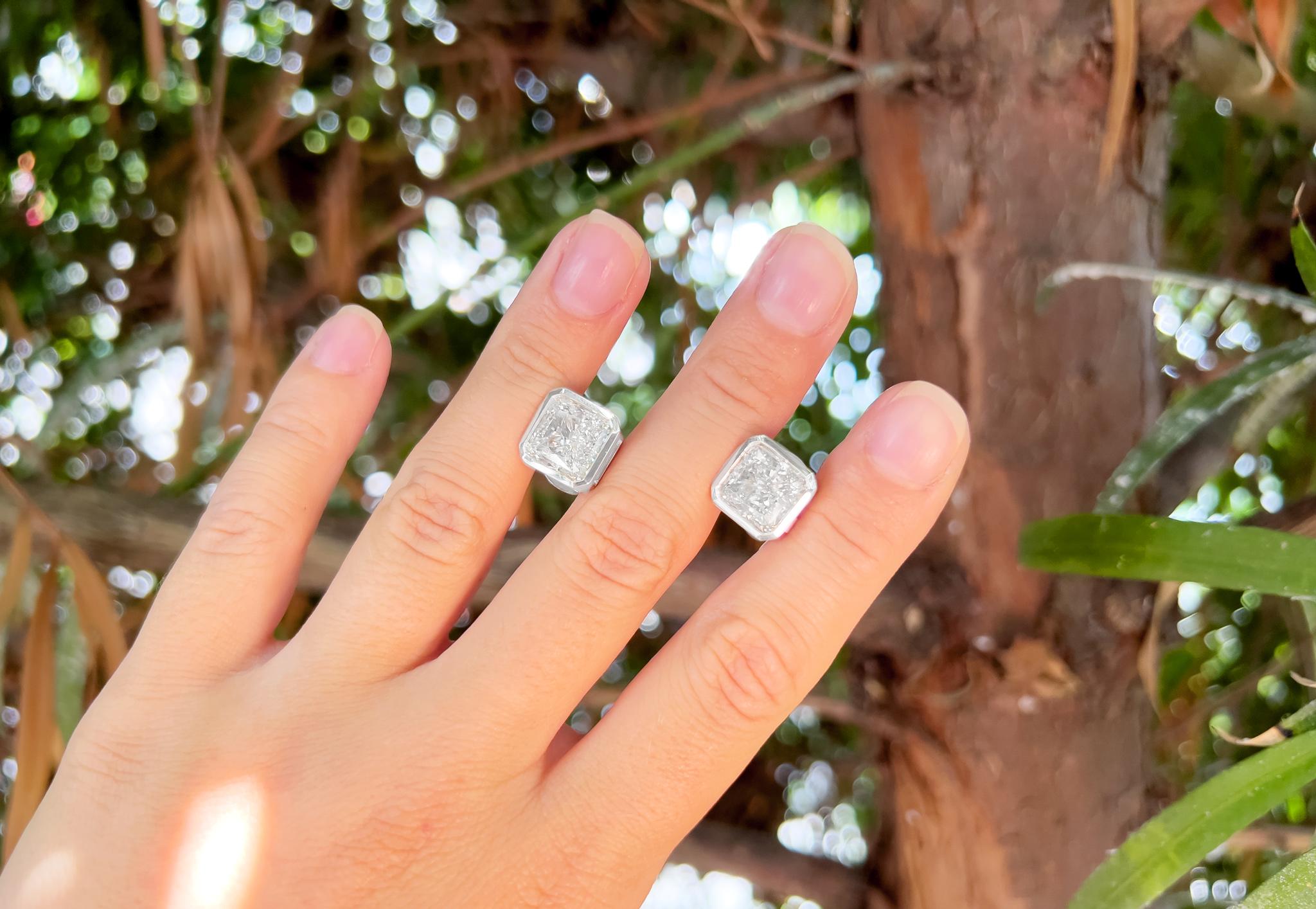 Ohrringe mit Diamanten im Strahlenschliff, je 5+ Karat (Radiantschliff)