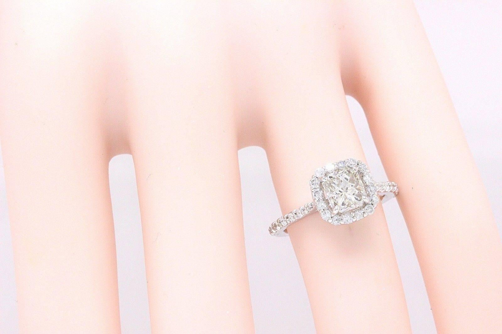 Anello di fidanzamento con diamanti a taglio radiante da 1,70 carati con design a raggiera in oro 14 carati in vendita 1