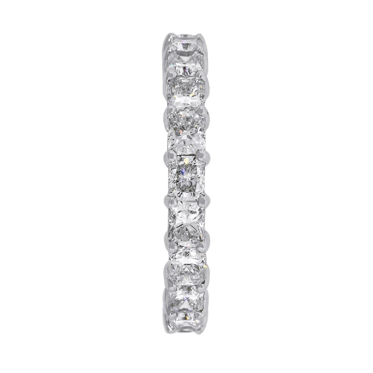 Material: 18k White Gold
Diamond Details: Approximately 2.92ctw of Radiant Cut Diamonds. Diamonds are G/H in color and VS in clarity
Size: 6
Total Weight: 2.6g (1.7 dwt)
Measurements: 0.85″ x 0.12″ x 0.85″
SKU: A30311887