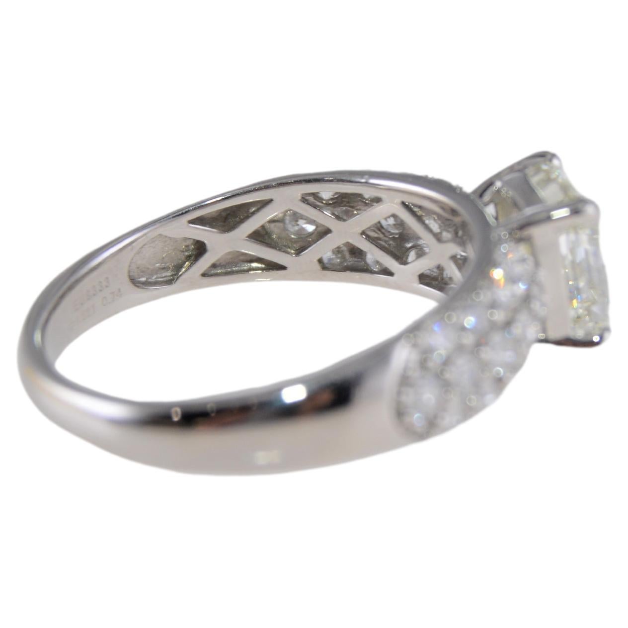 Radiant Cut Diamond Platinum Engagement Ring For Sale 5