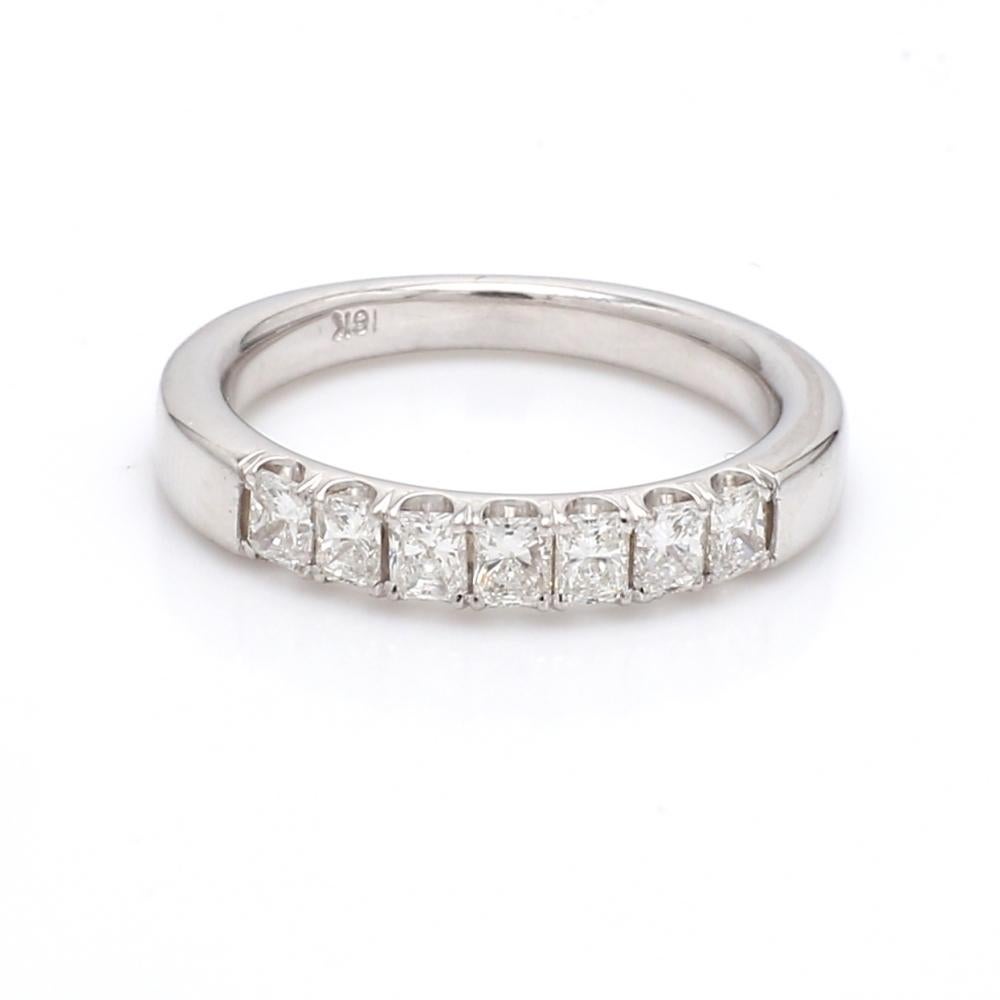 Taglio radiant Anello con diamante a taglio radiante e sette pietre in vendita