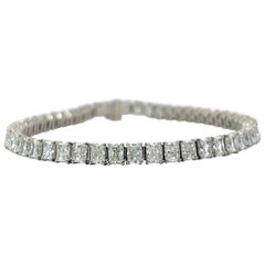 Tennisarmband aus Platin mit Diamanten im Strahlenschliff (12.09 Karat VVS) von Arnav