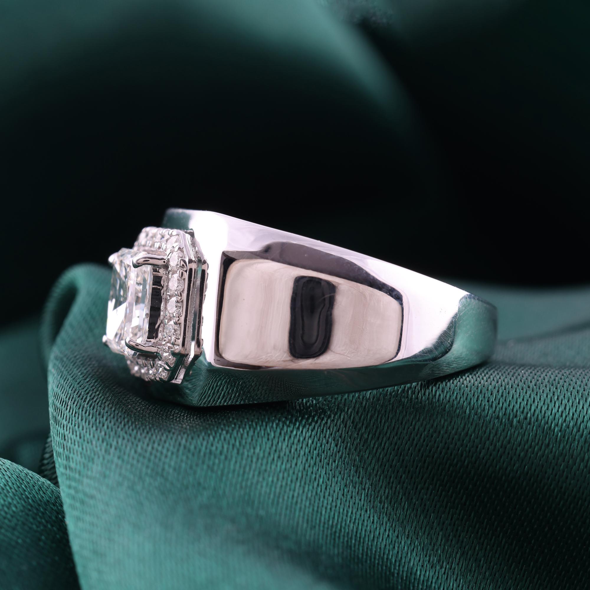 Radiant Cut Diamond Wide Band Halo Men's Statement Ring 14K Weißgold-Schmuck für Damen oder Herren im Angebot