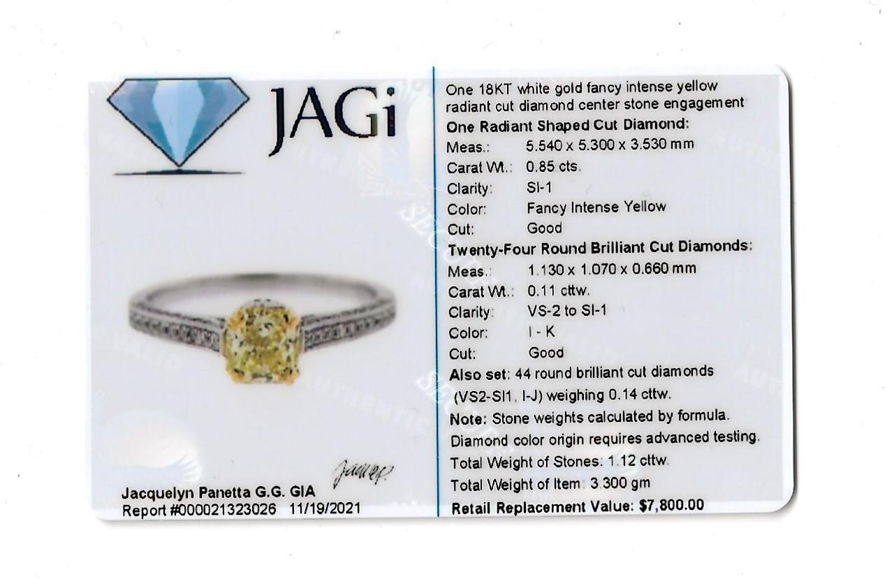 Bague de fiançailles en or blanc avec diamant jaune radiant fantaisie taille radiant en vente 9