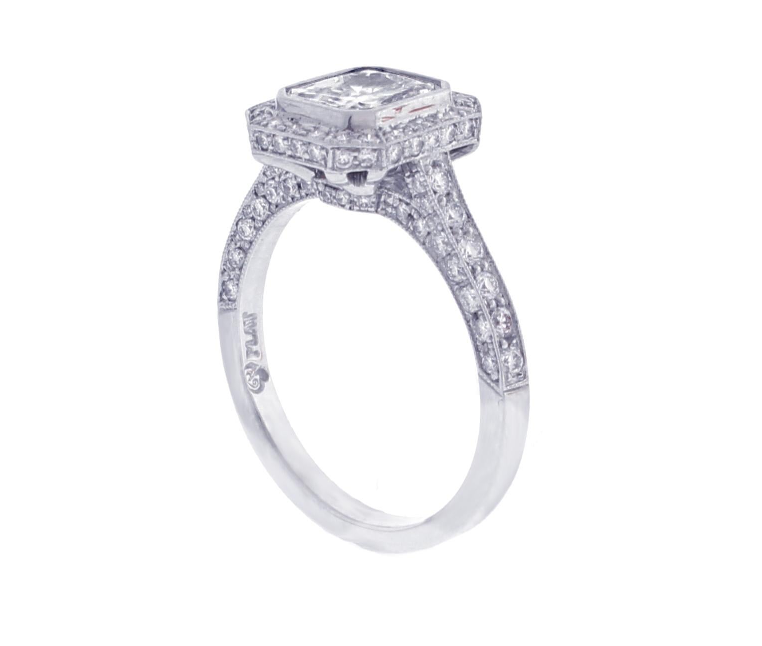 Diamant-Verlobungsring mit strahlendem Halo-Schliff (Radiantschliff) im Angebot