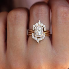 Ensemble de trois bagues de mariage en diamant halo à taille radieuse - "Radiant soul" (âme radieuse)