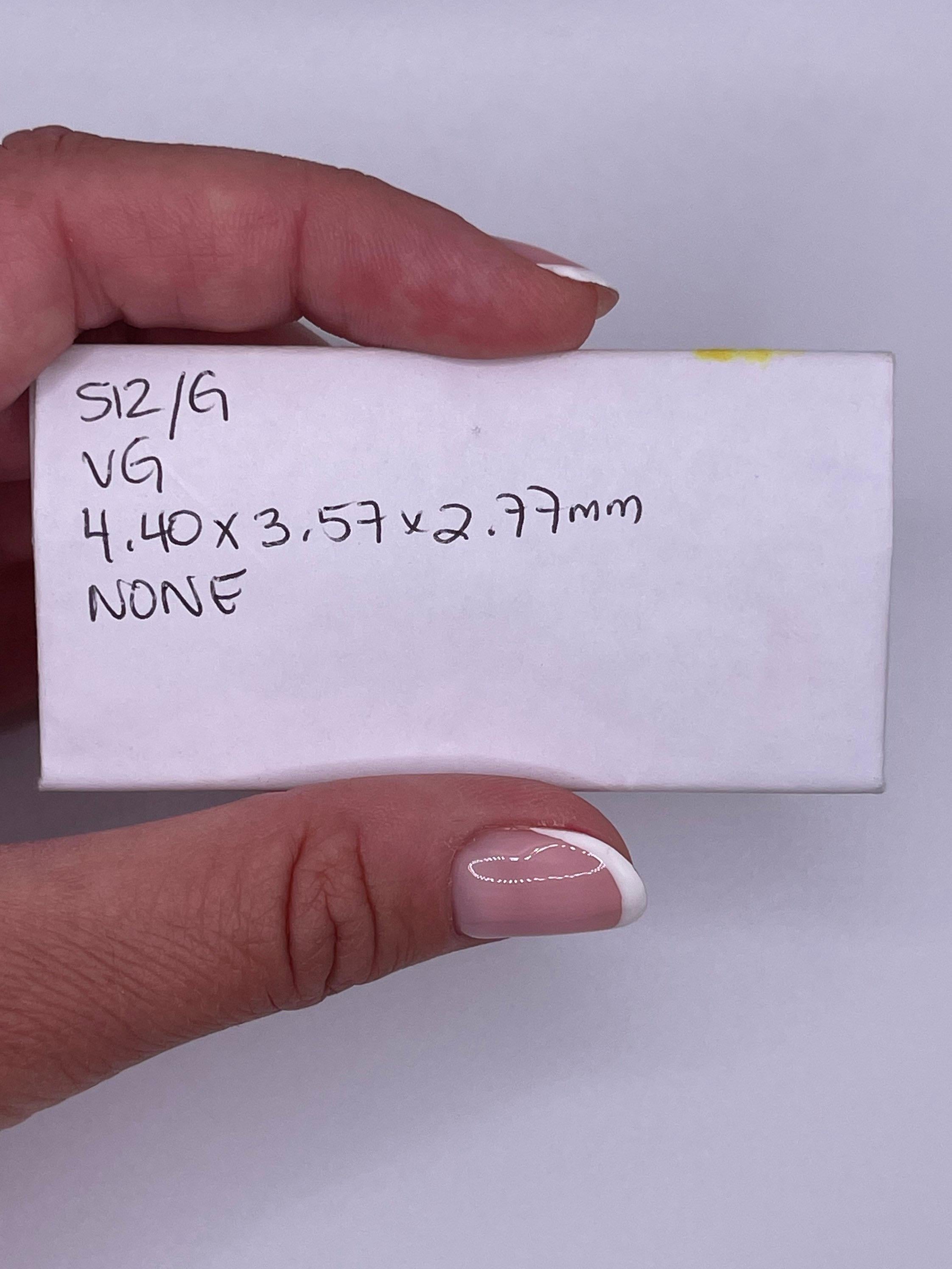 Radiant Cut Radiant cut loose diamond 0.38ct SI2 clarity G color unset Canadian diamond For Sale