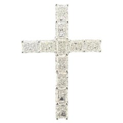 Radiant Cut Natürlicher Diamant-Kreuz-Anhänger ( 2,26ct E VVS) aus 18 Karat Weißgold