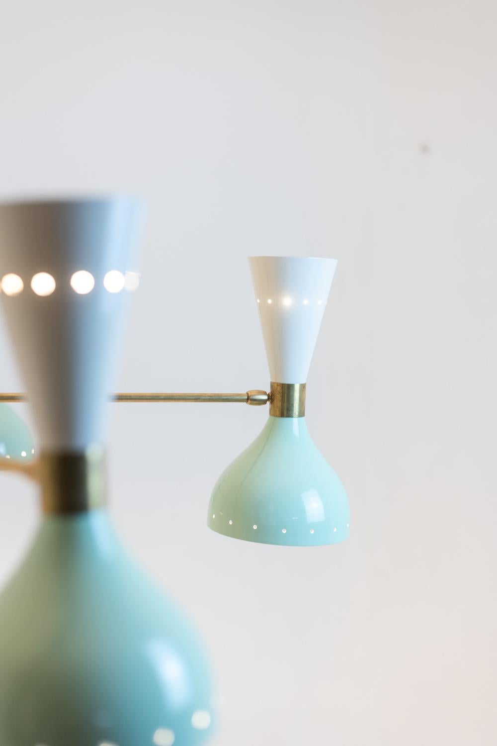 Metal Radiant diabolo-shaped chandelier with 12 lights. Contemporary. For Sale