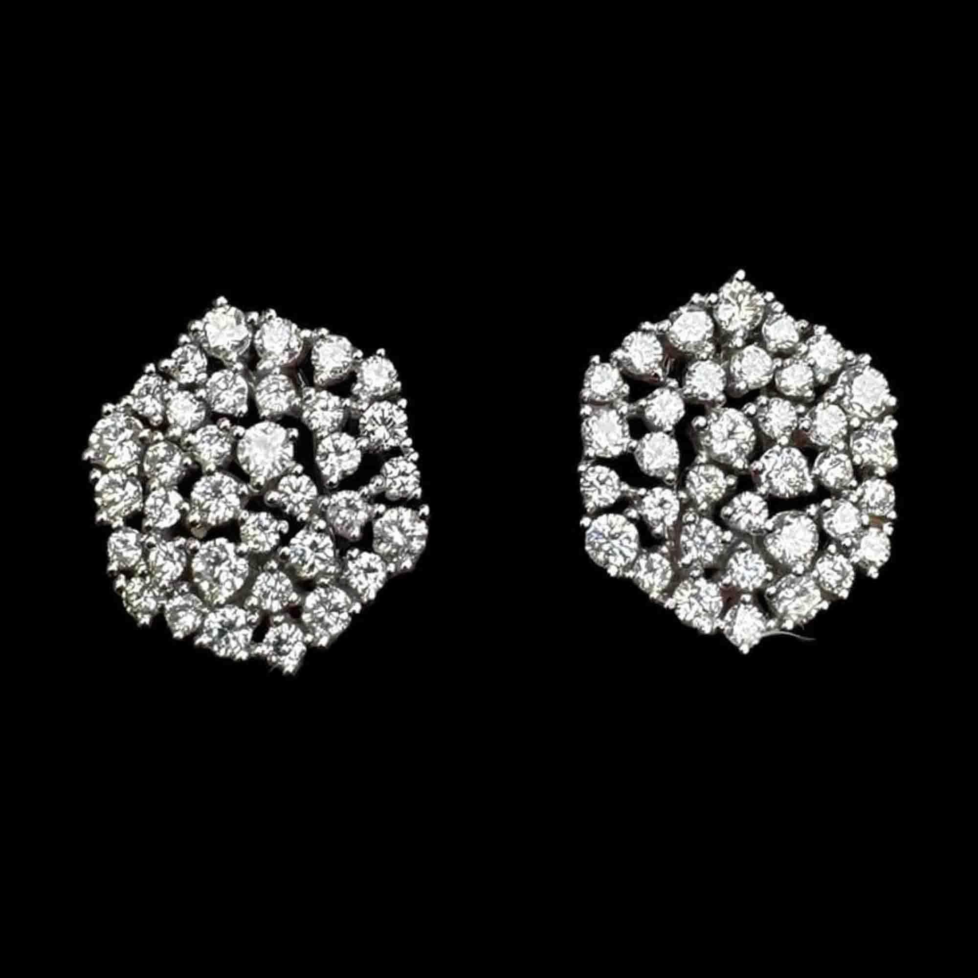 Clou d'oreilles floral en or blanc 14K (ou 18k sur demande) avec diamant radiant