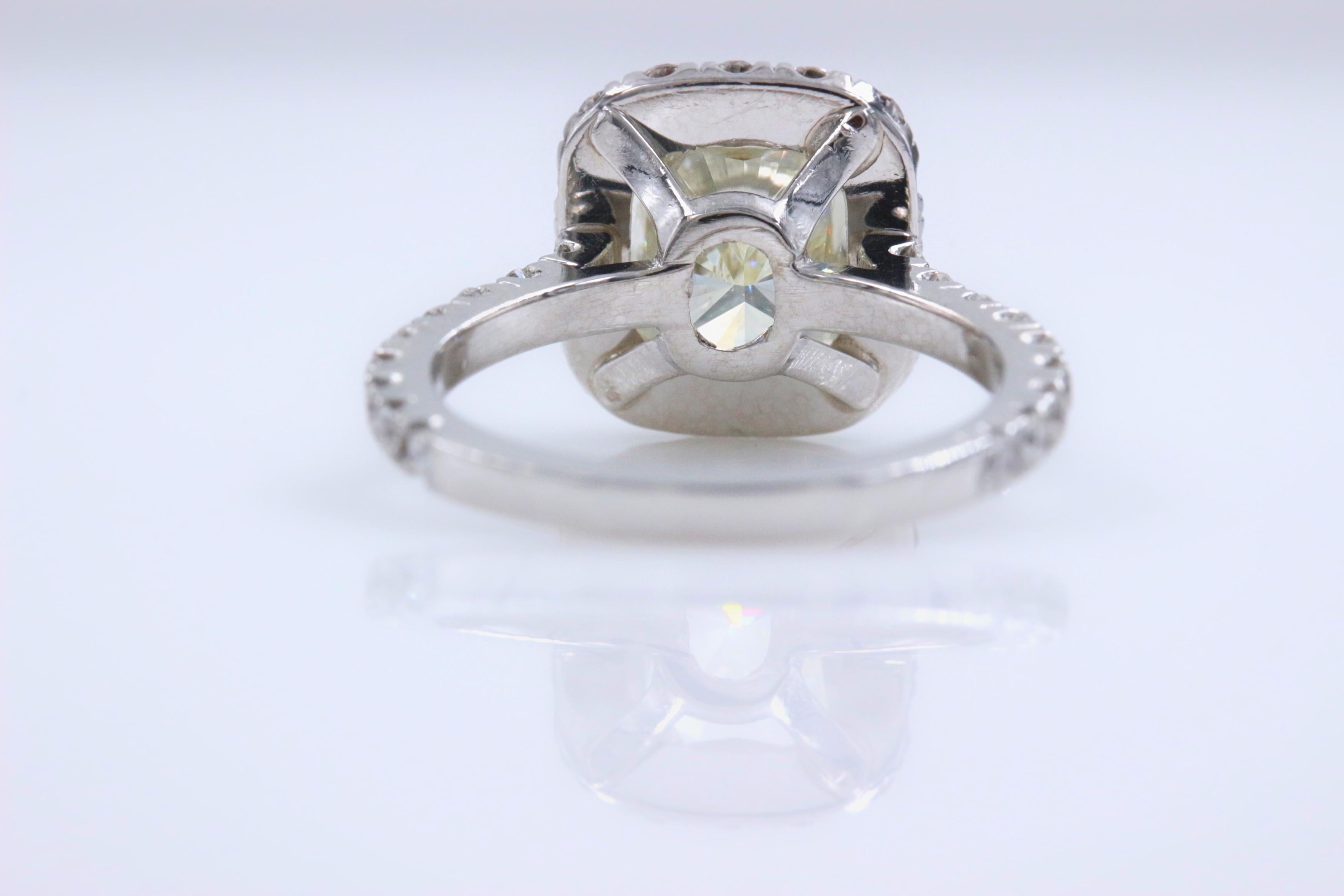 Radiant Diamond Engagement Ring Halo Design 4.61 Carat Set in Platinum For Sale 2