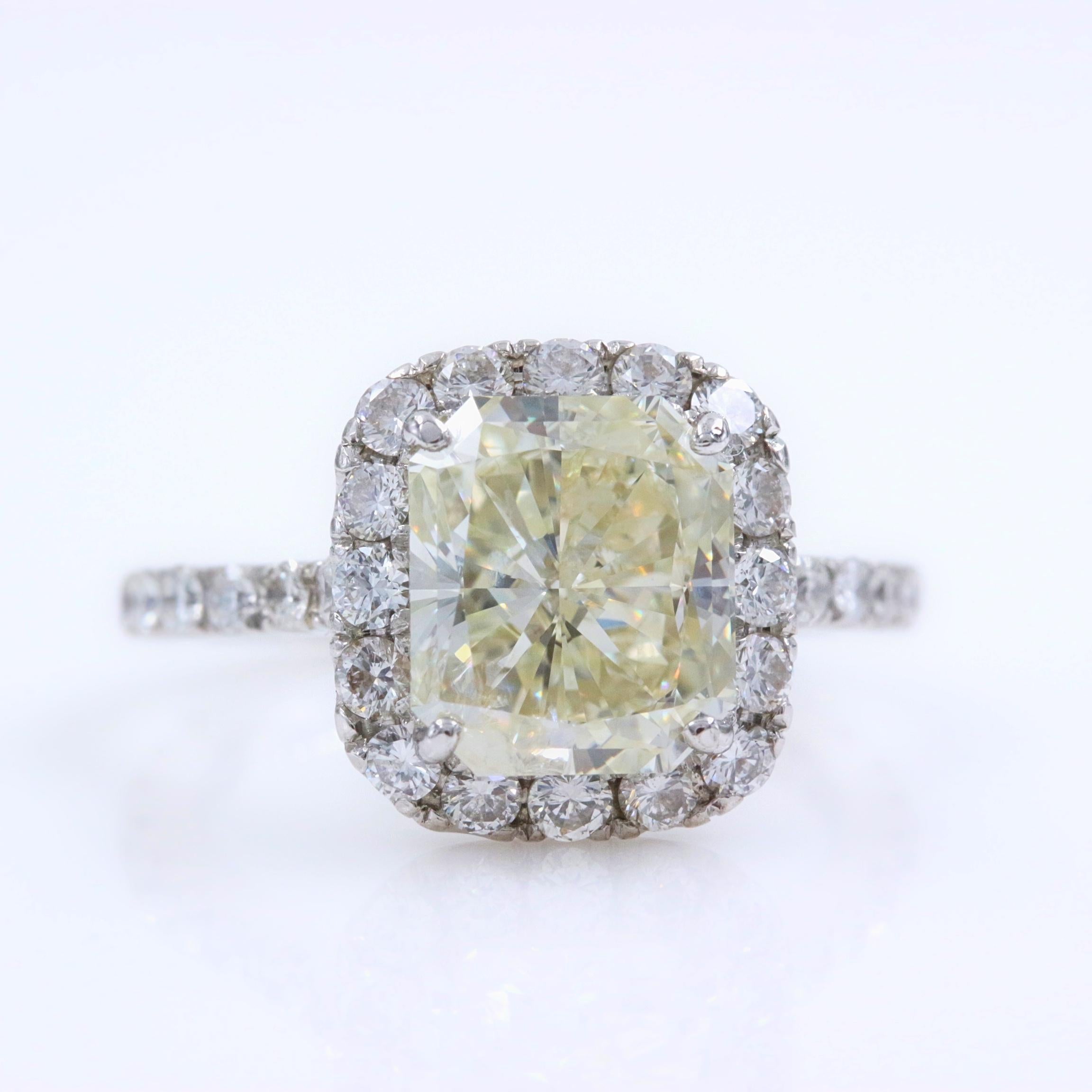 Women's or Men's Radiant Diamond Engagement Ring Halo Design 4.61 Carat Set in Platinum For Sale