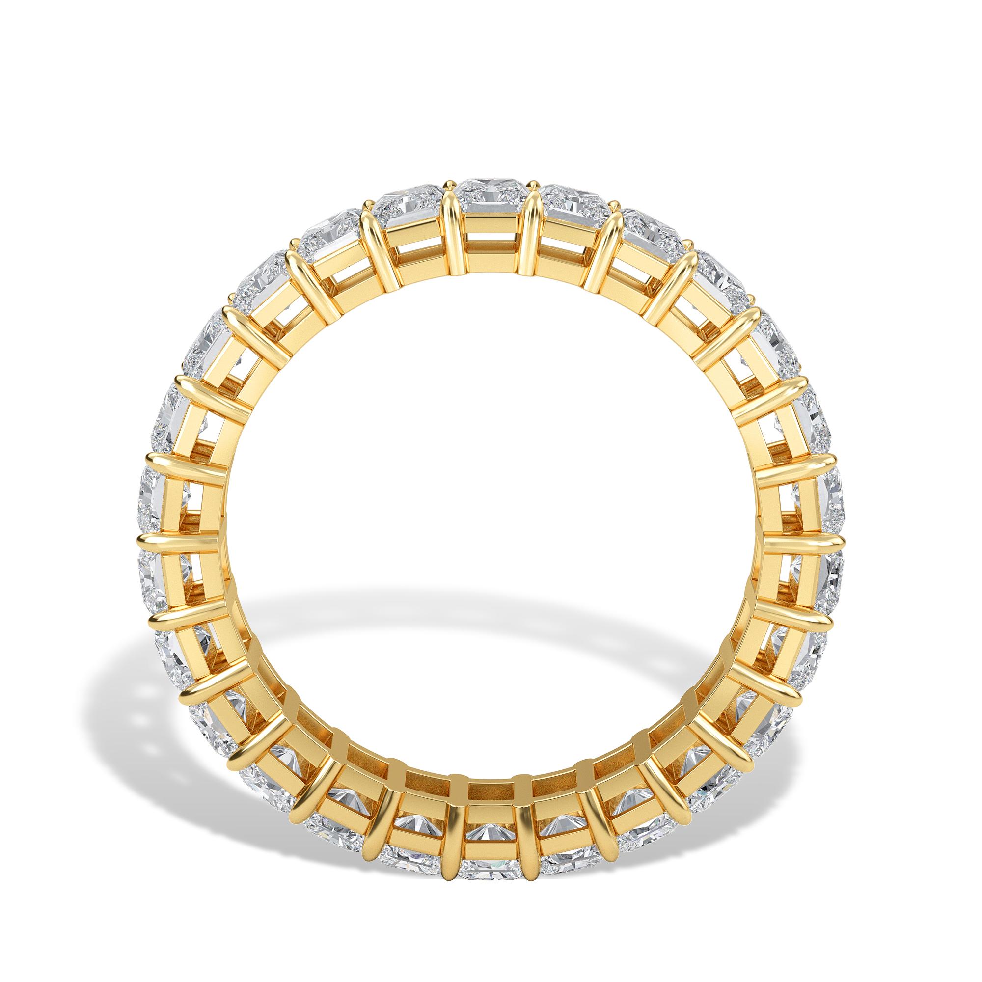 Strahlender Diamant-Eternity-Ring, Gesamtgewicht 2.75 Karat (Radiantschliff) im Angebot