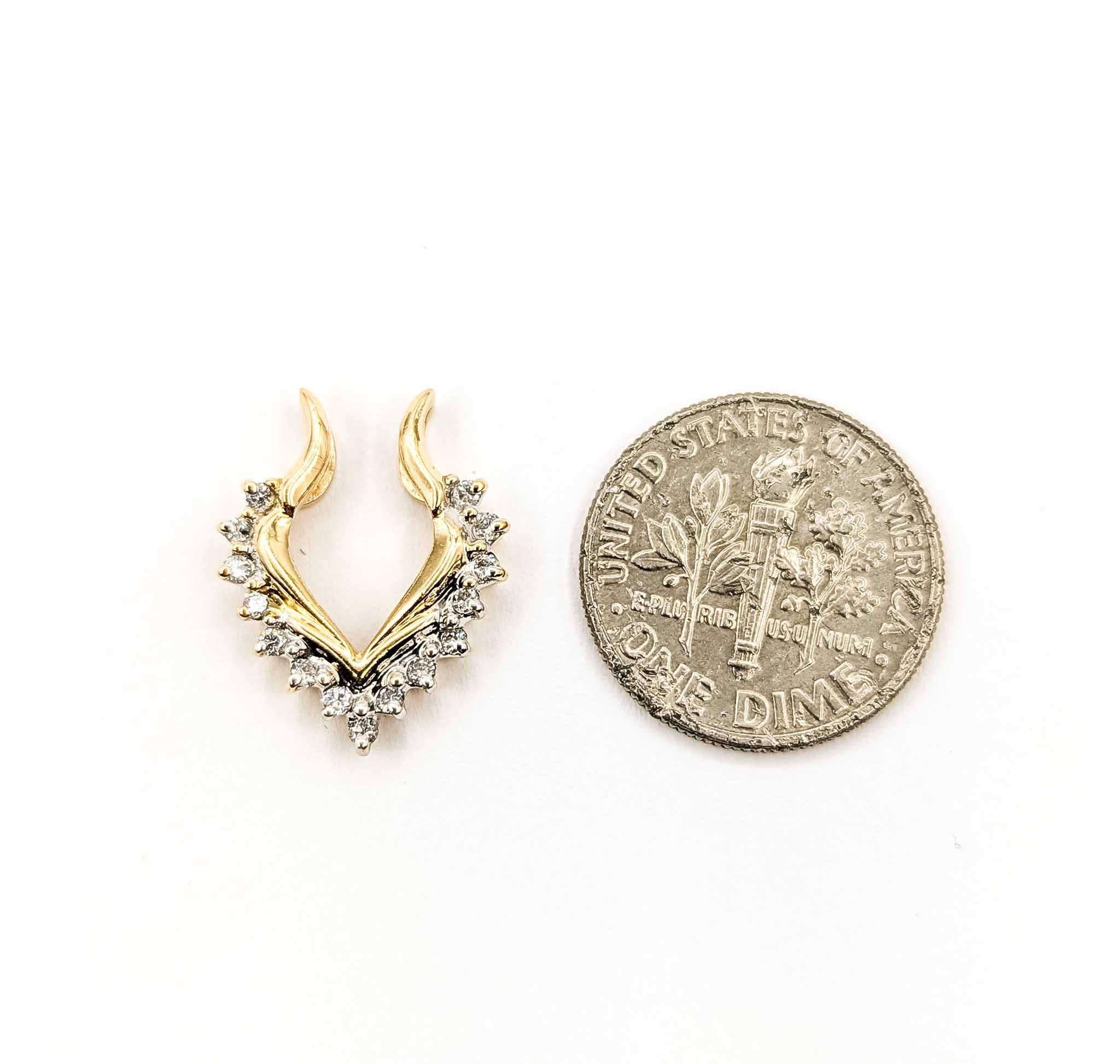 Pendentif en or jaune 14k avec diamant radiant en vente 1