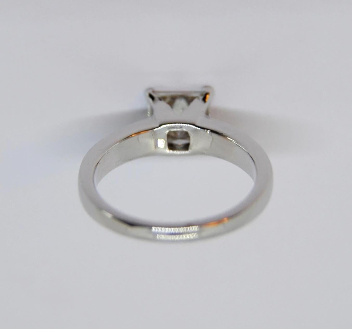 Contemporary Radiant Diamond Soliaitre Ring of 1.77 Carat in Superb 18 Karat White Gold
