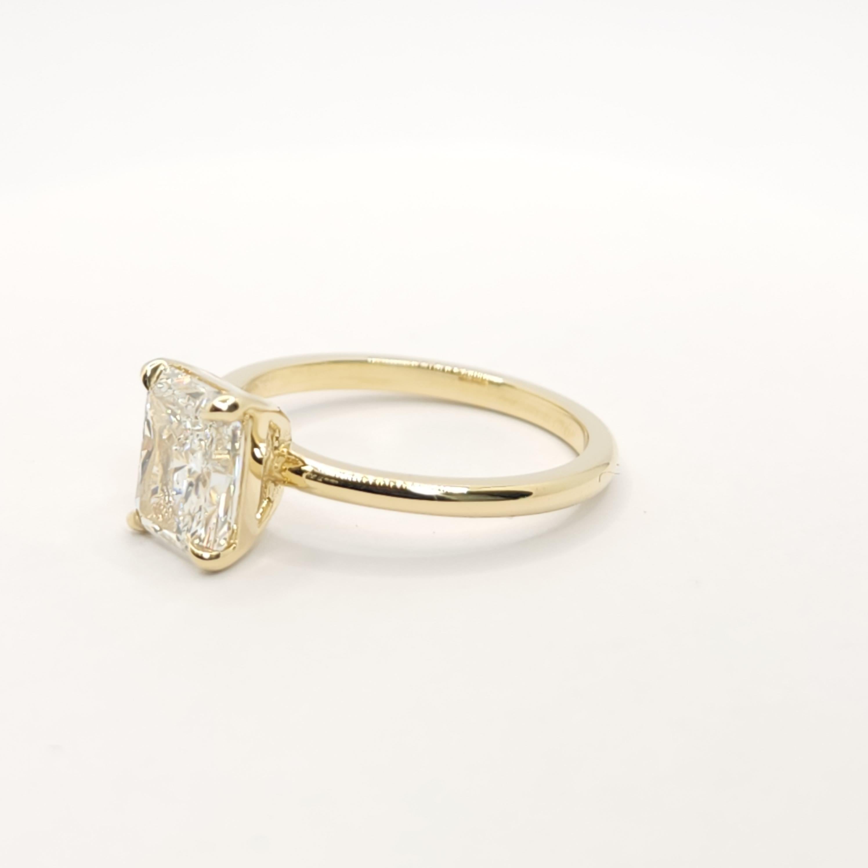 Radiant Diamond Solitaire Ring For Sale 4