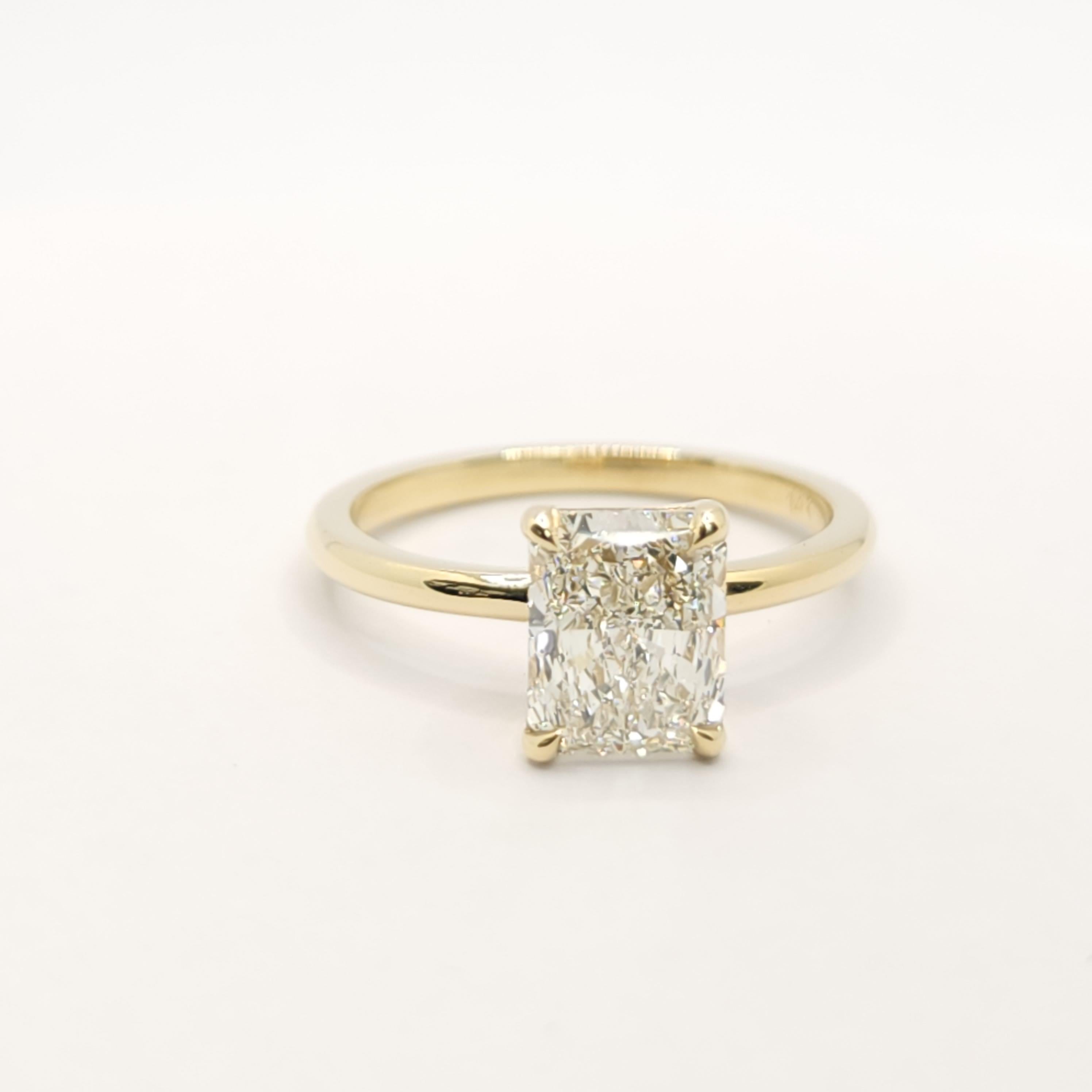 Radiant Cut Radiant Diamond Solitaire Ring For Sale