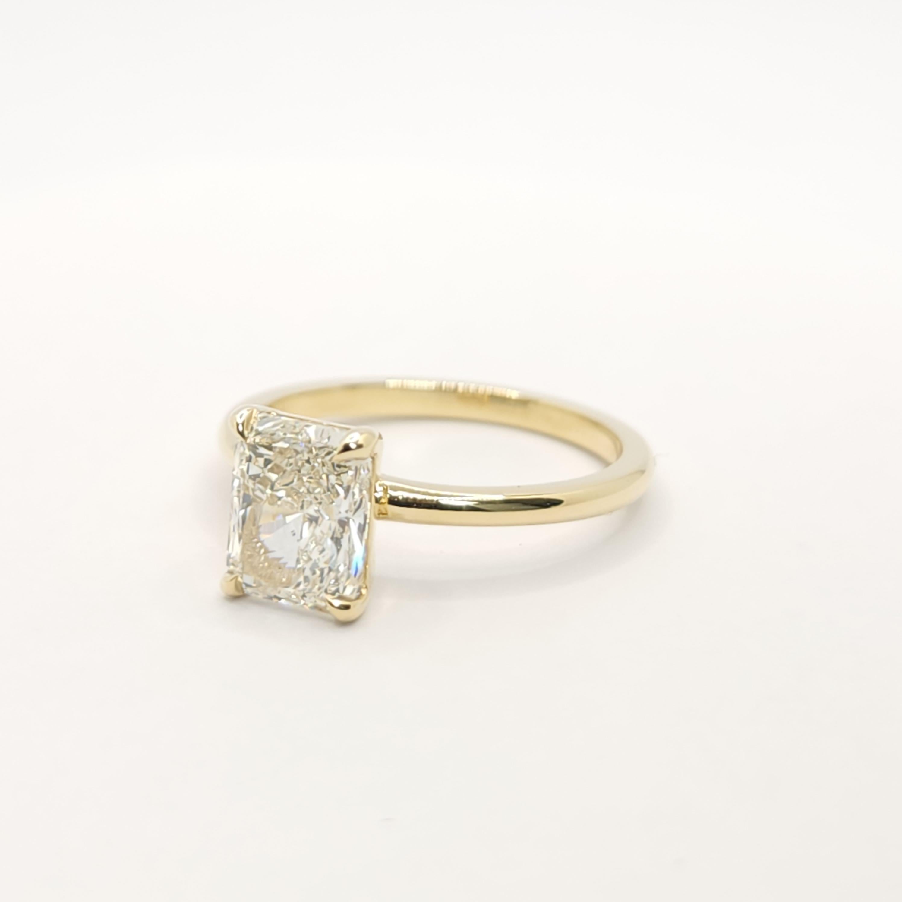 Radiant Diamond Solitaire Ring For Sale 3