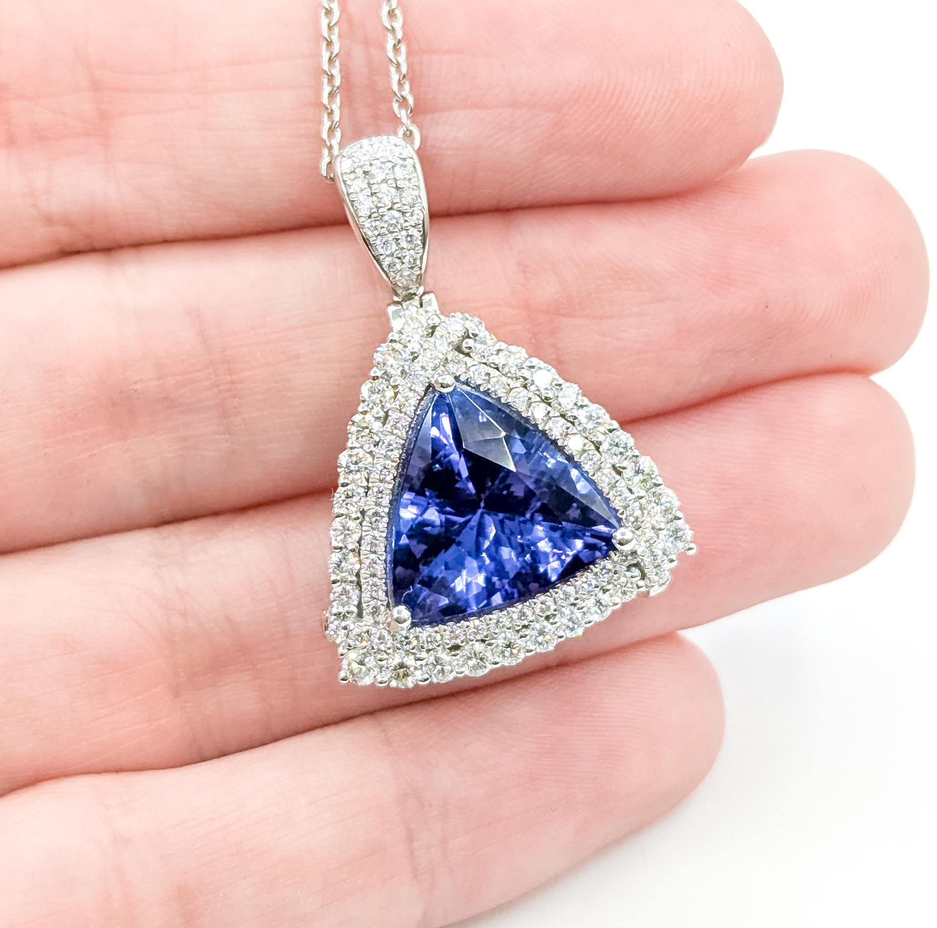 Taglio trillion Collana Radiant Double Halo con tanzanite e diamanti in platino in vendita
