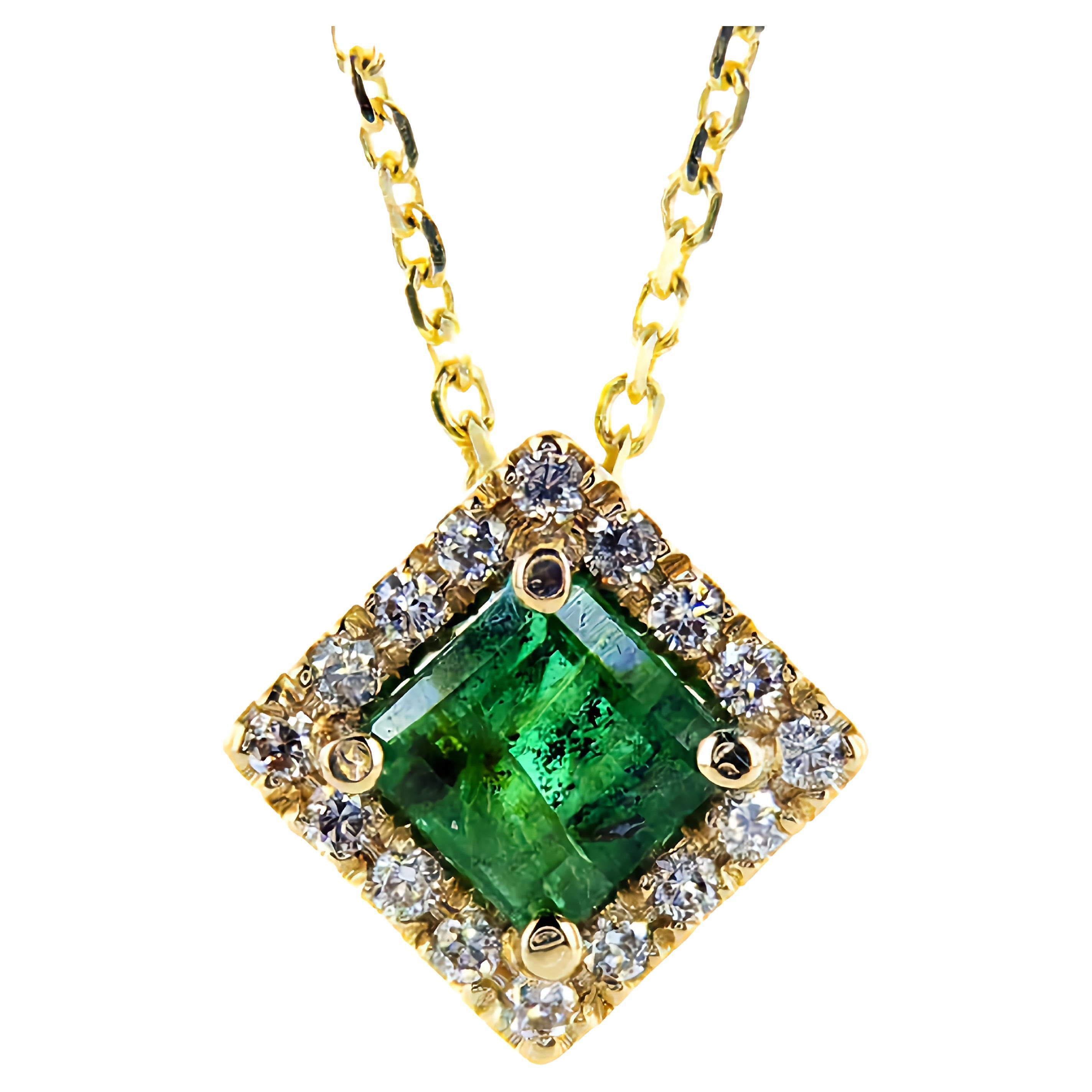 Radiant Emerald and Diamonds Halo Necklace For Sale