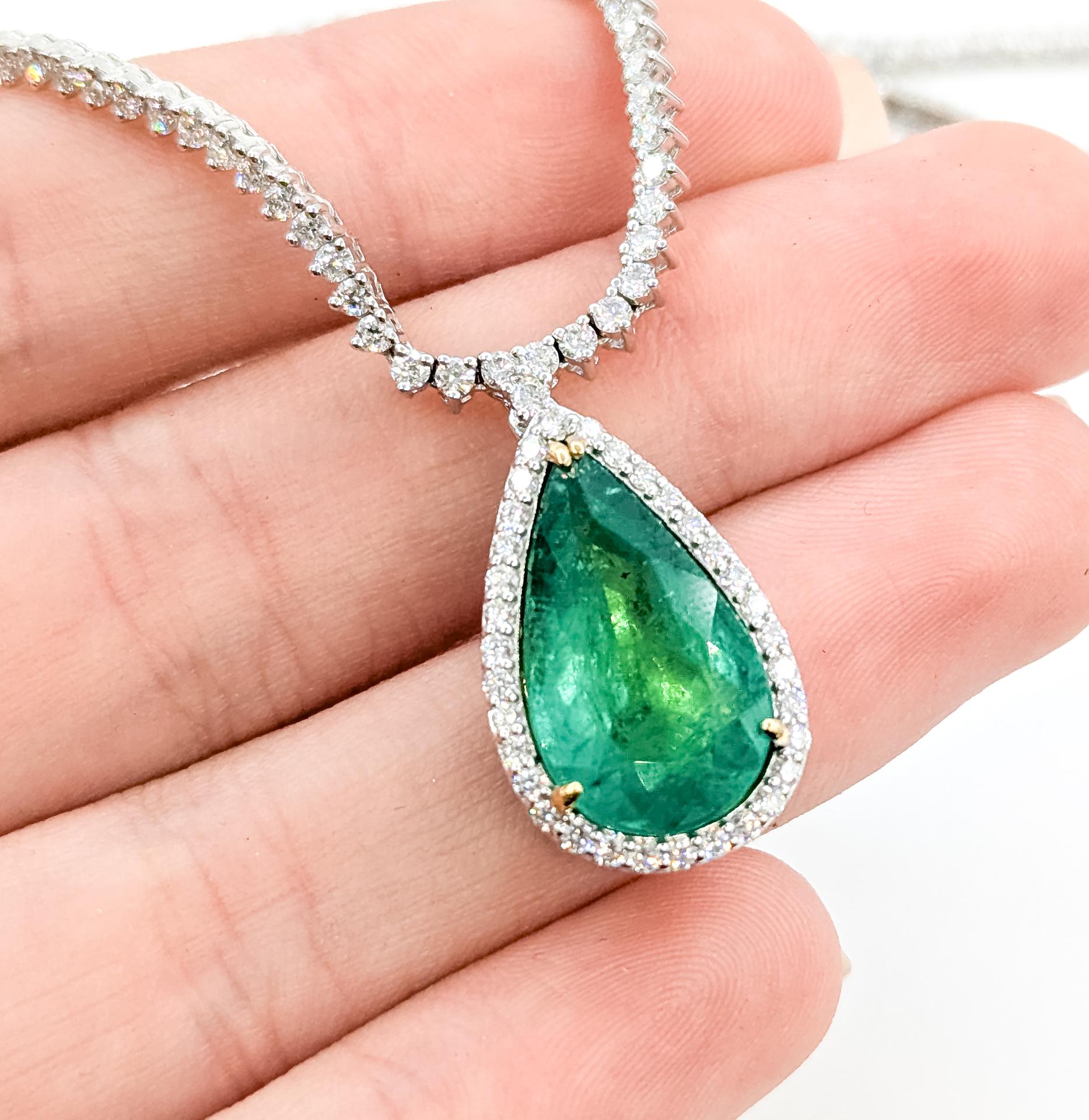 Collar de Tenis con Gota de Esmeralda Radiante y Diamantes en Platino y Oro Amarillo de 18k Contemporáneo en venta