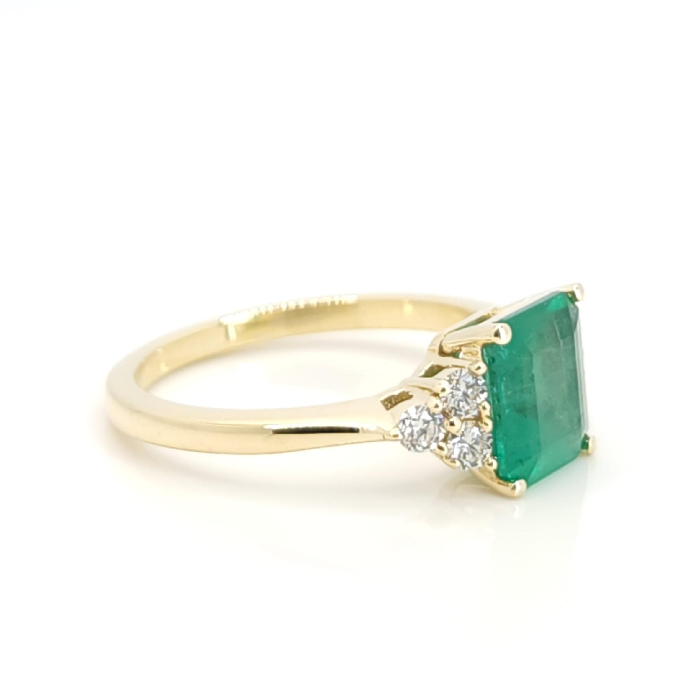 Radiant Emerald wedding Ring For Sale 7