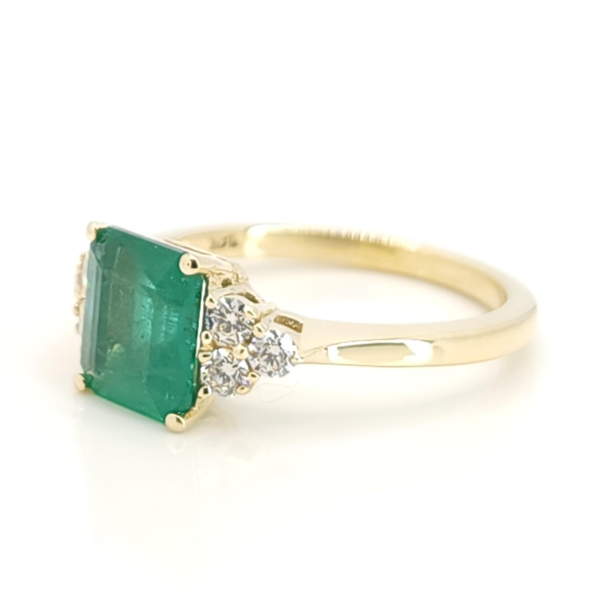 Radiant Cut Radiant Emerald wedding Ring For Sale