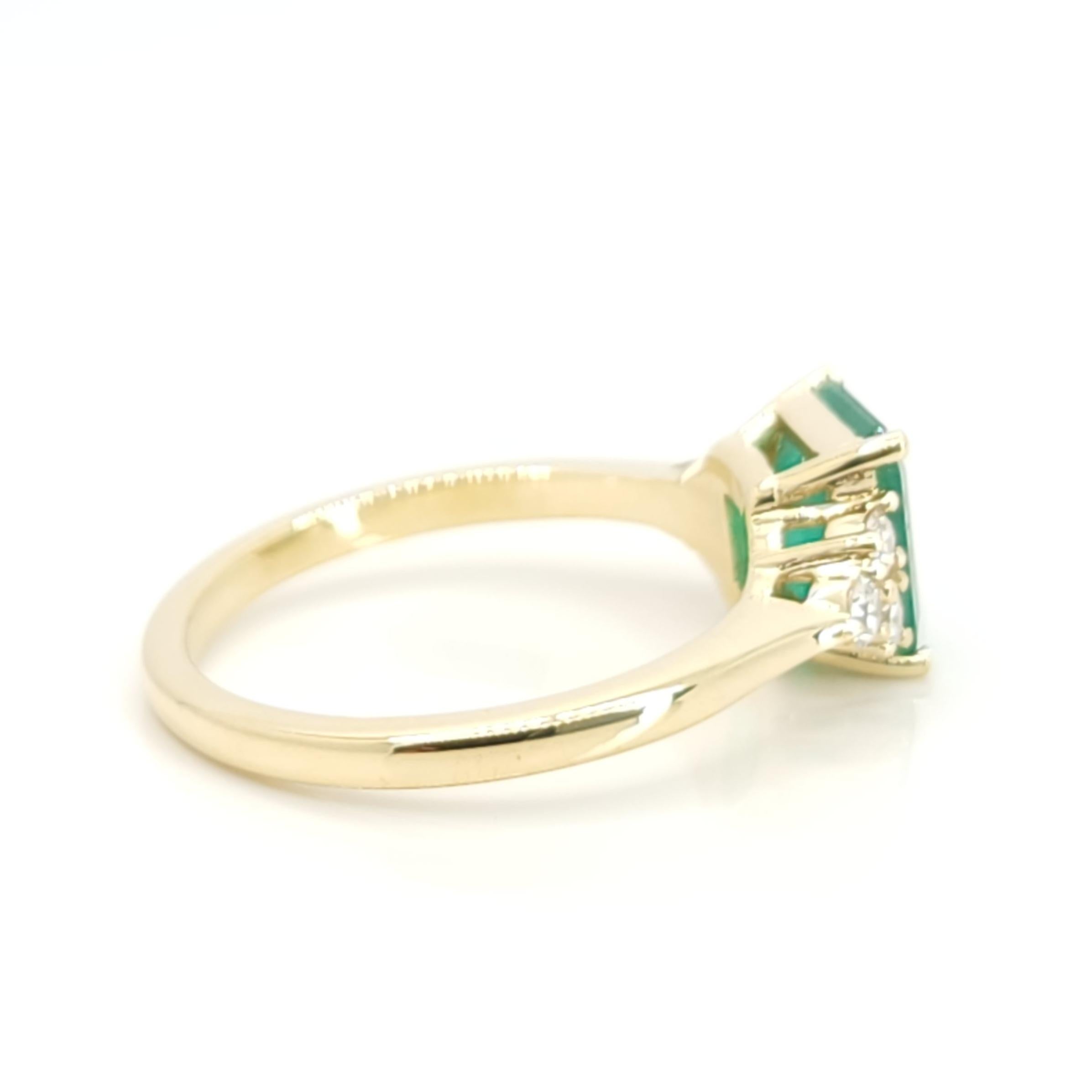 Radiant Emerald wedding Ring For Sale 1