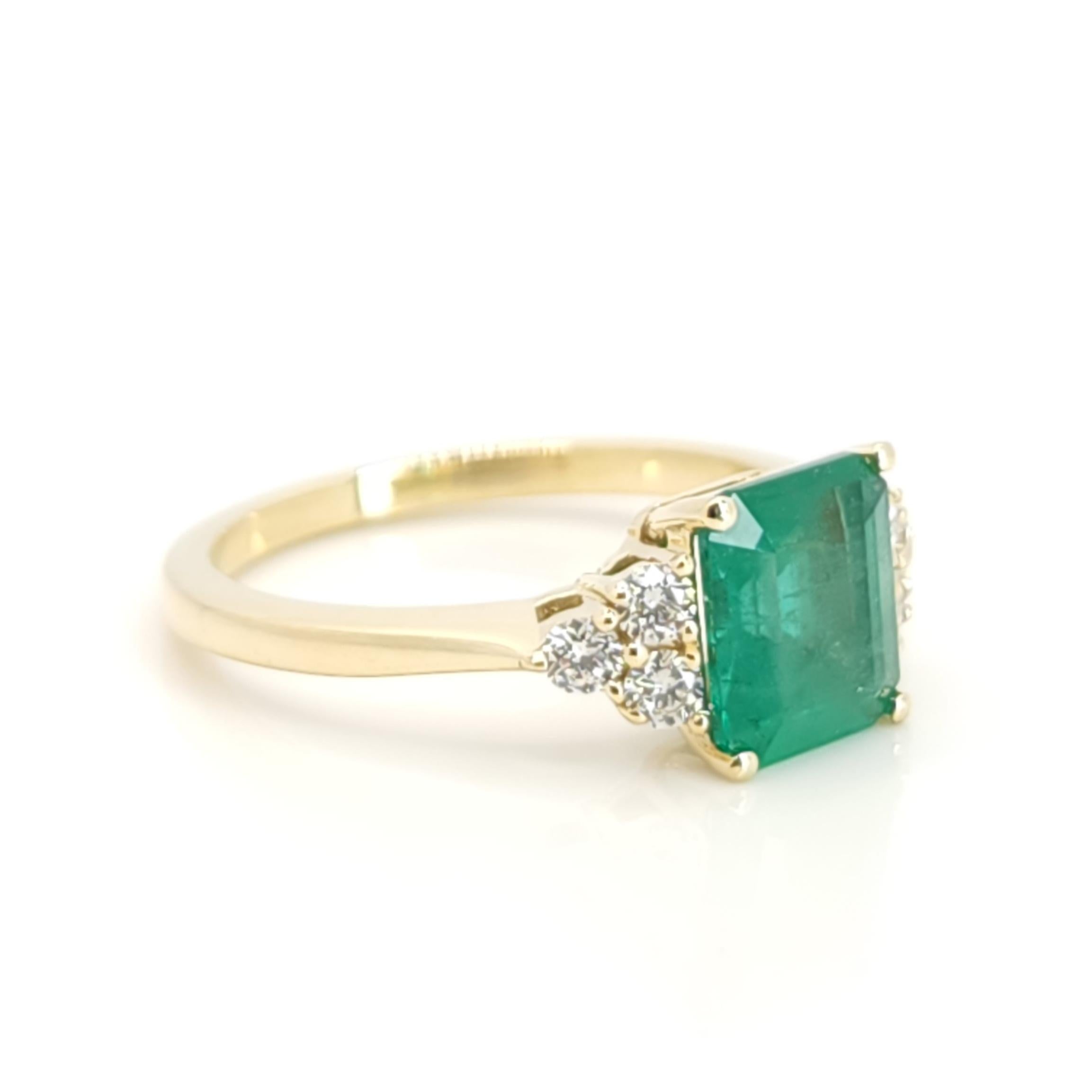 Radiant Emerald wedding Ring For Sale 2