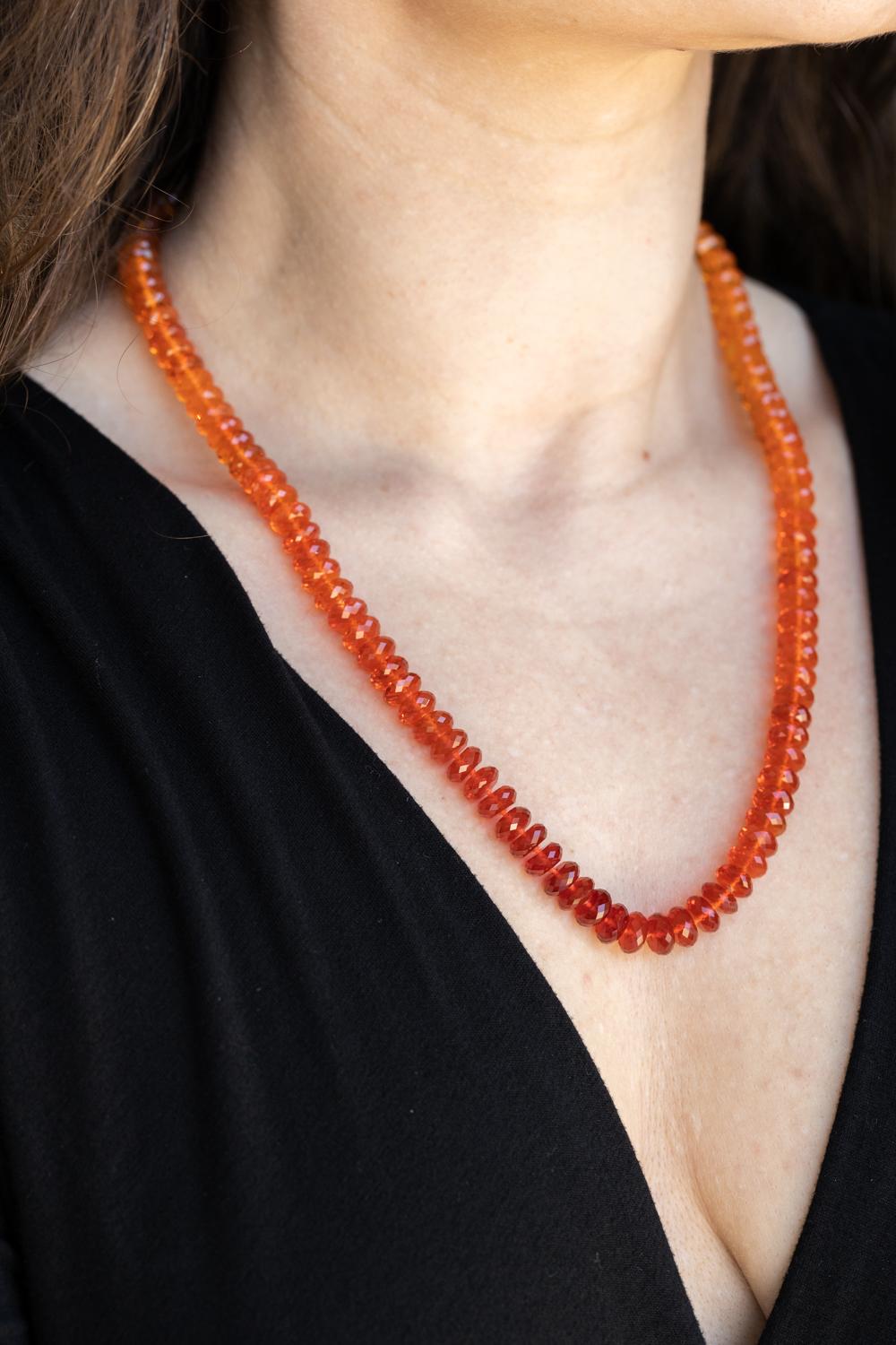 Radiant Facettierte Feueropal-Halskette mit Verschluss aus 14 Karat Gelbgold von Paula Crevoshay (Perle) im Angebot