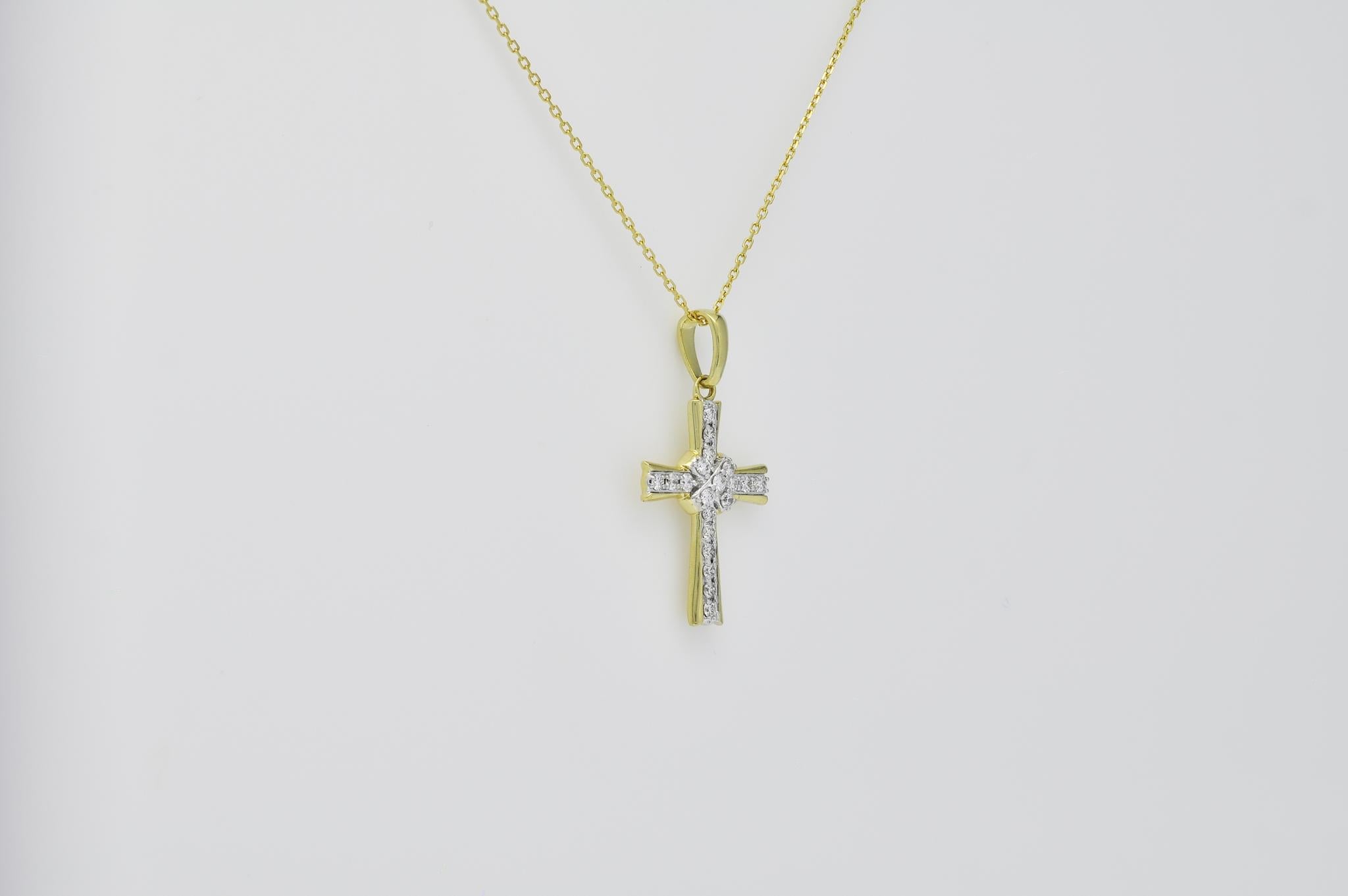 Classical Greek Natural Diamonds 0.25 Carats 18 Karat Yellow Gold Cross Chain pendant Necklace  For Sale