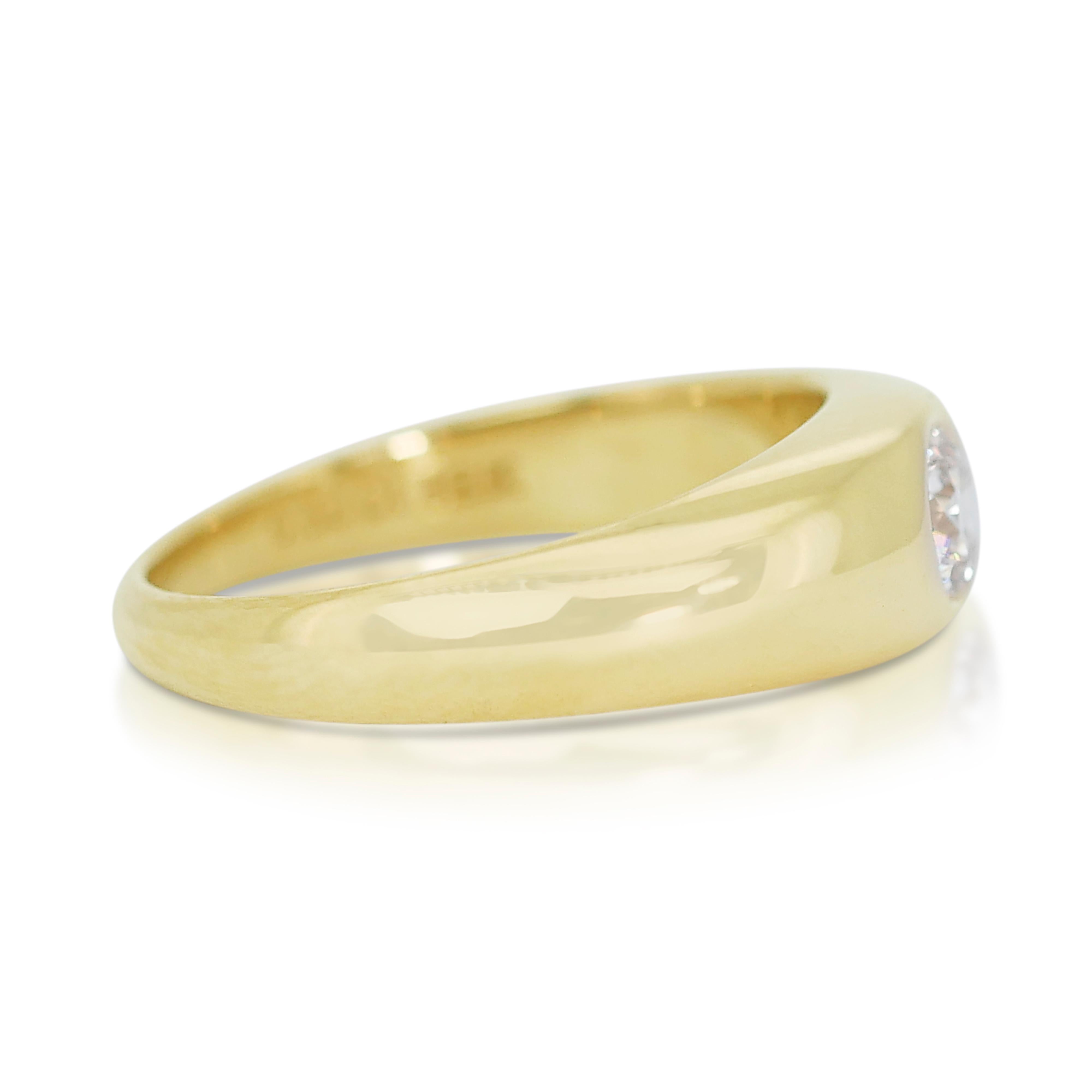Radiant Harmony: 0.76ct Round Diamond Solitaire Ring in 18k Yellow Gold - GIA  In New Condition For Sale In רמת גן, IL