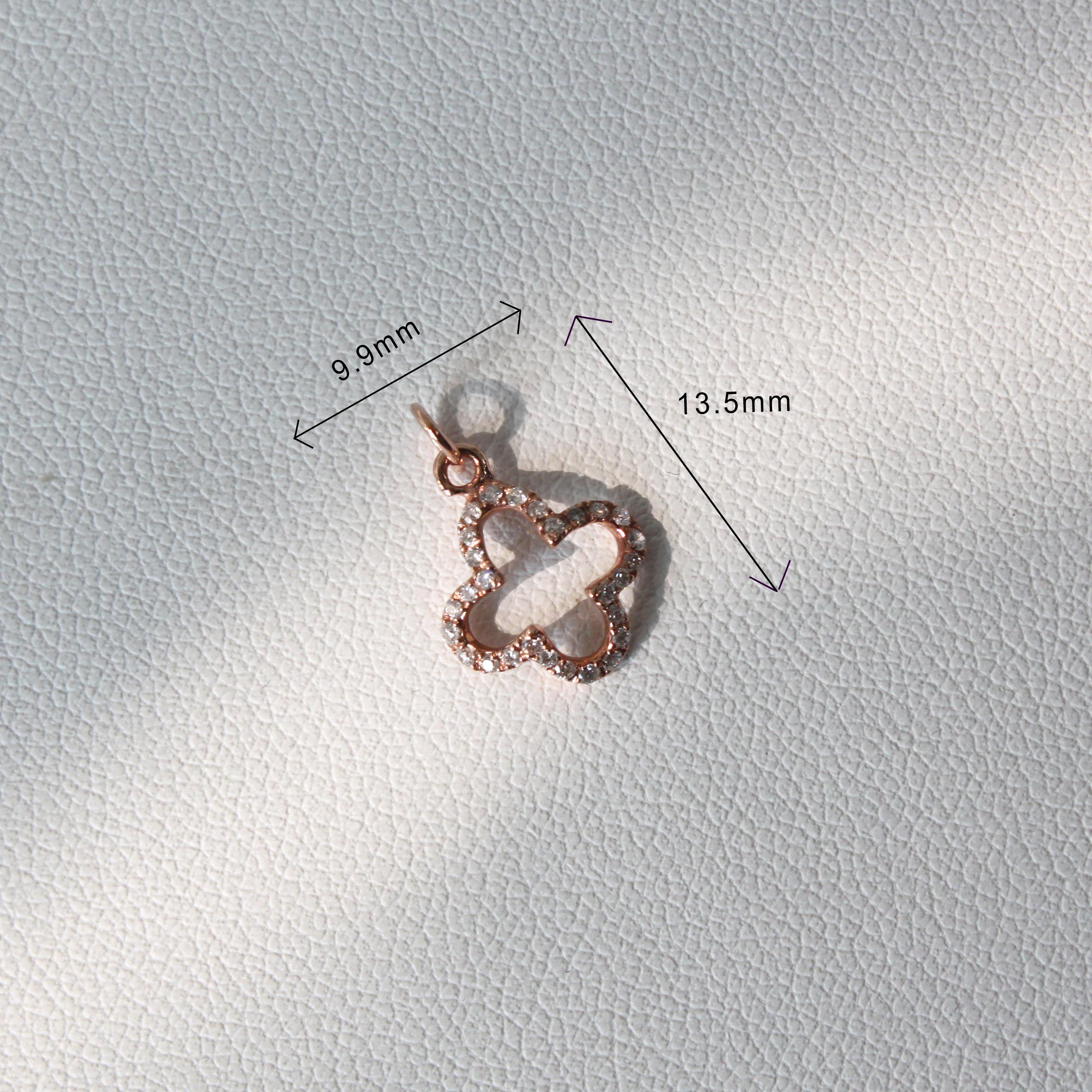 Total diamond weight: 0.14ct (SI quality G colour)
Total weight 0.37g
Material: 18K rose gold

Introducing our charming Radiant Luck Rose Gold Clover Pendant, a delightful fusion of elegance and whimsy that promises to captivate hearts. This