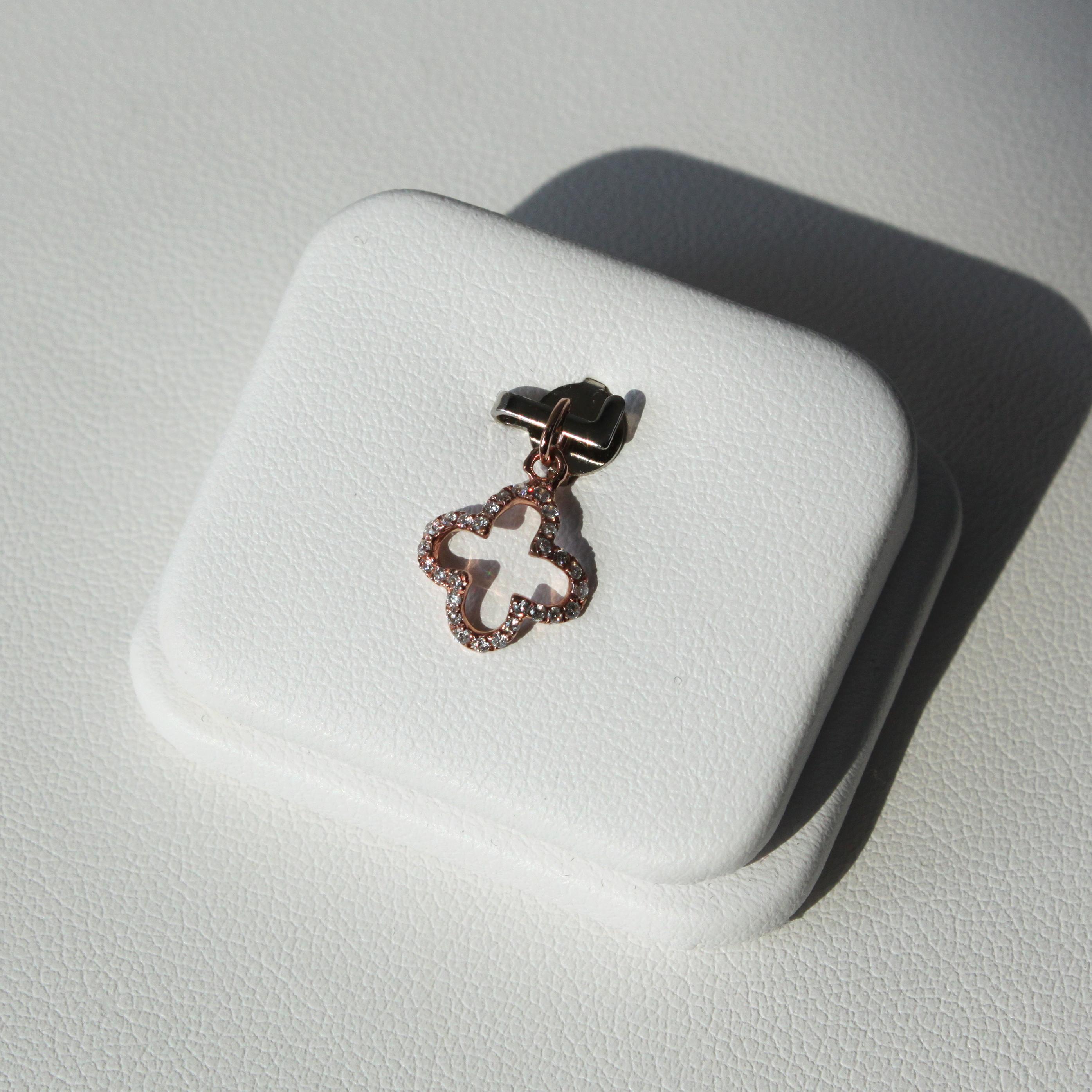 Brilliant Cut Radiant Lucky Charm: Rose Gold Clover Pendant/Charm Adorned with Diamonds For Sale