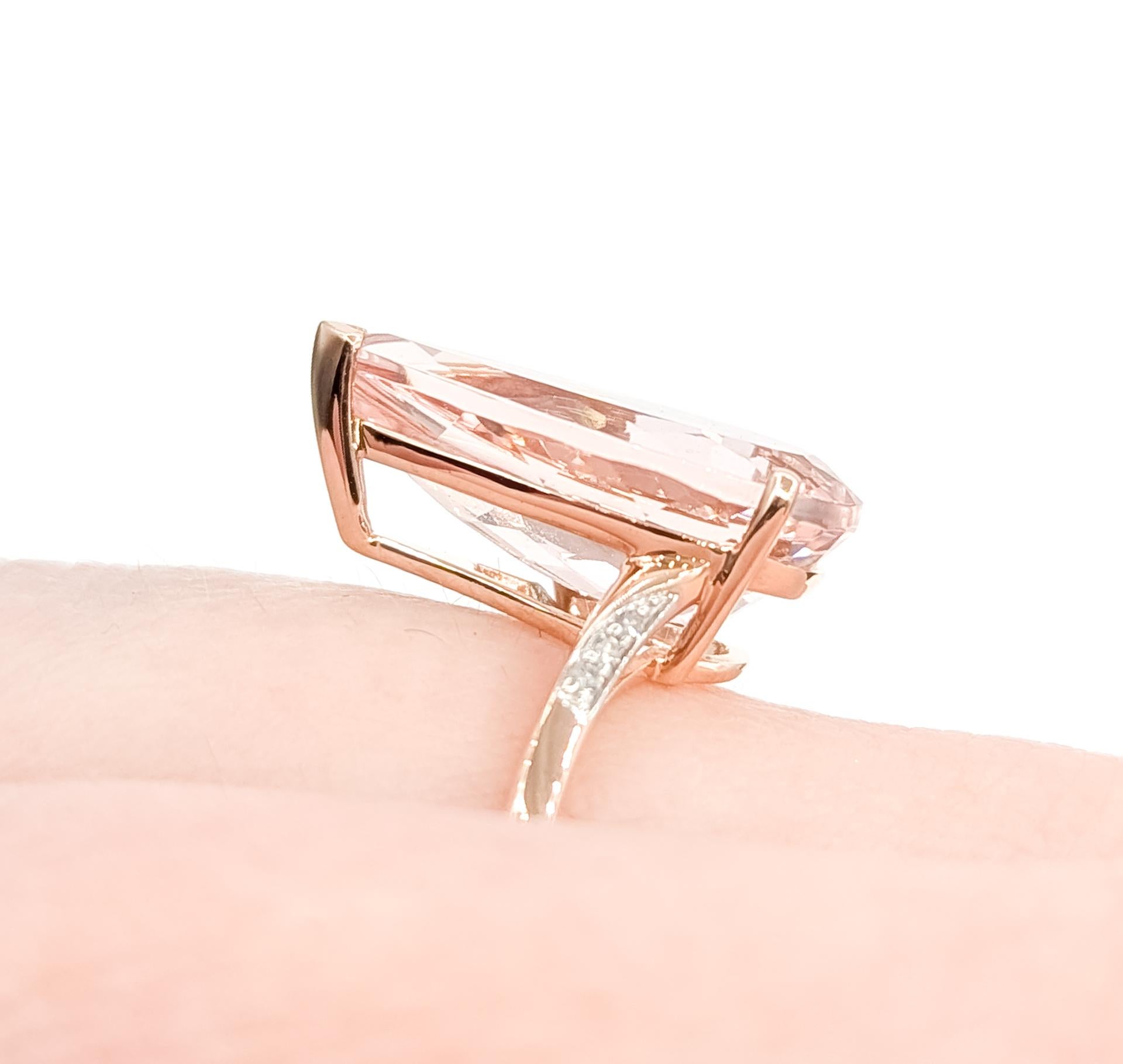 Anillo de Morganita Radiante y Diamantes de 14k Contemporáneo en venta