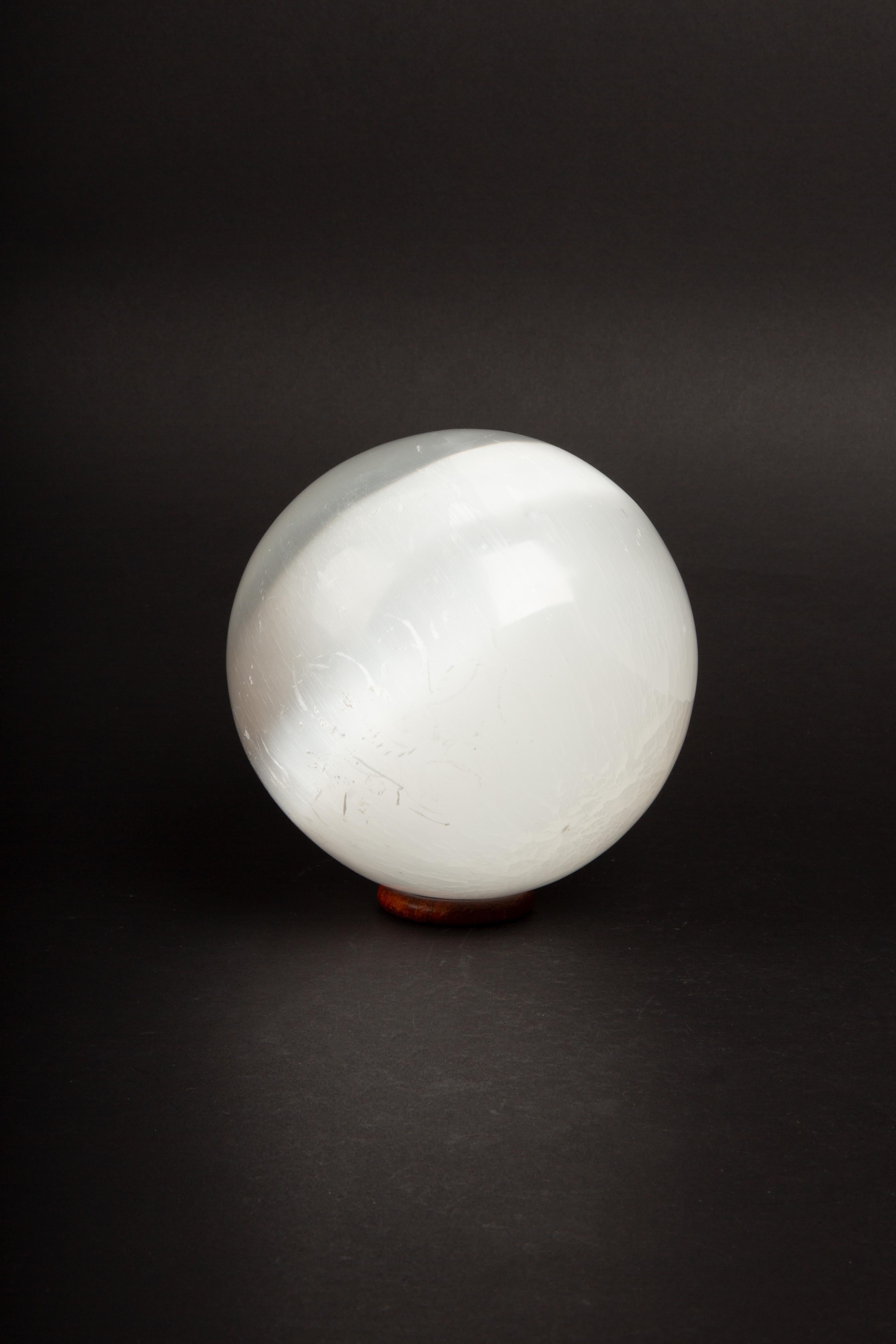 Radiosa sfera di selenite marocchina - Un pezzo di luna 6