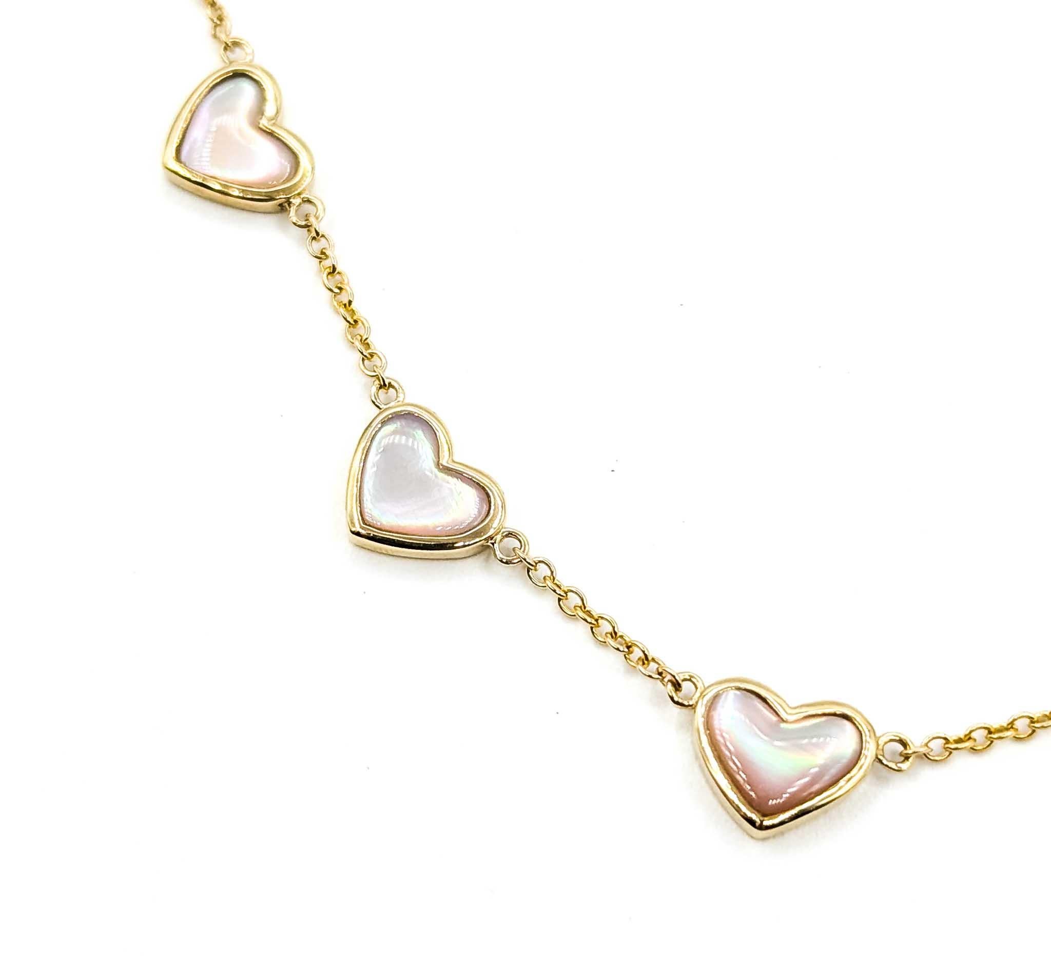 Radiant Mother of Pearl Heart Necklace in 14k In Excellent Condition For Sale In Bloomington, MN